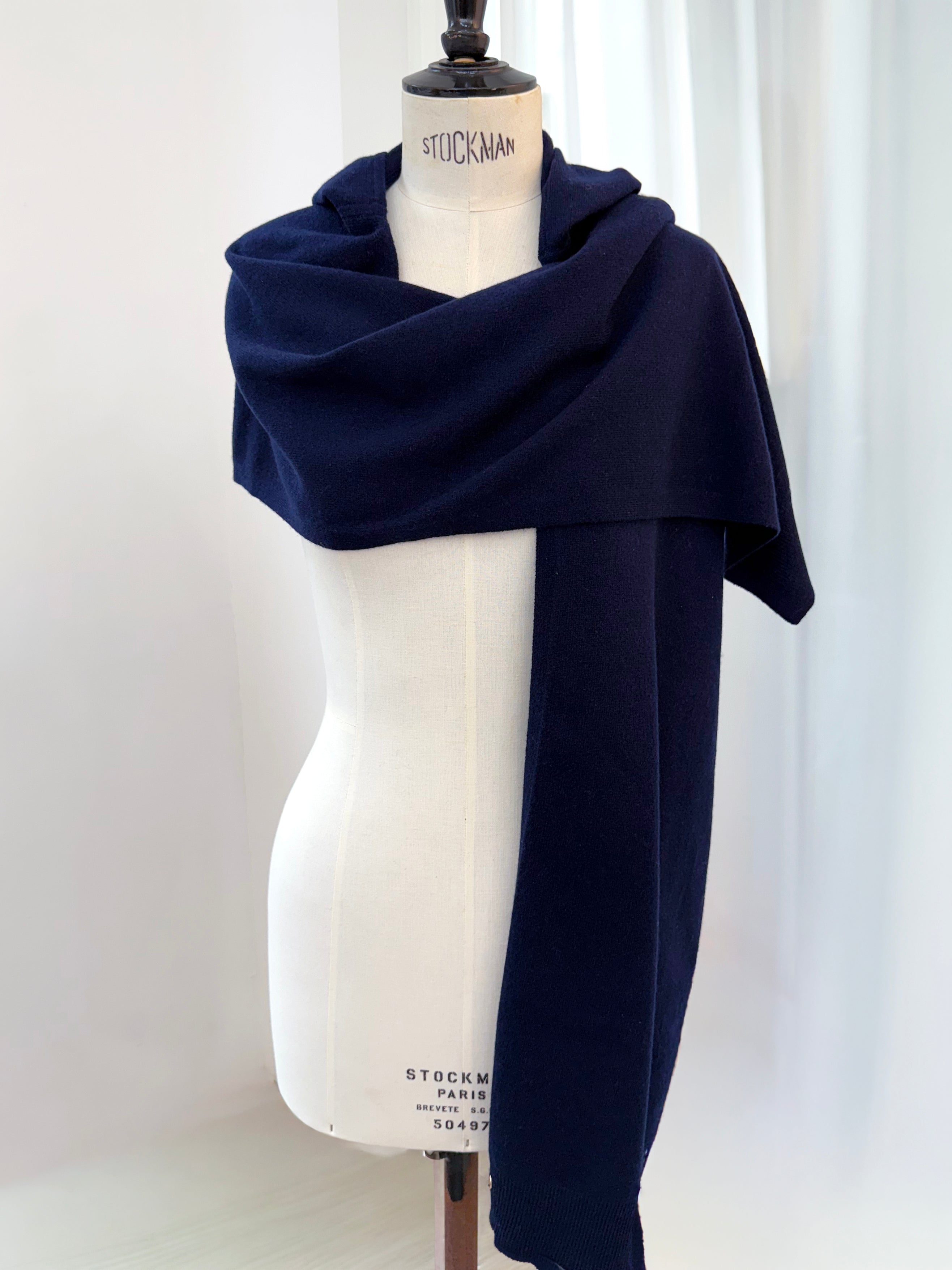 MIRÉ Cashmere Hoodie Scarf - Navy