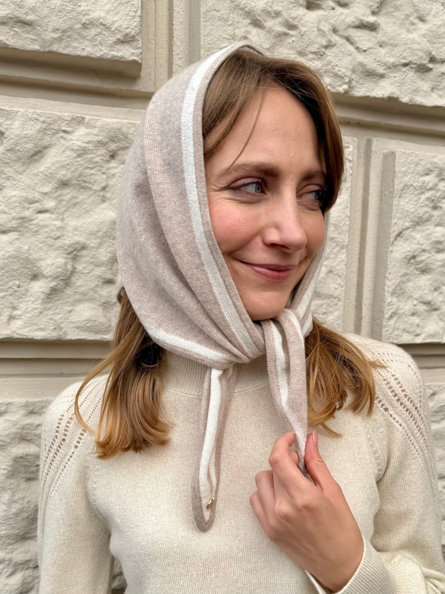 MIRÉ Cashmere Triangle Scarf -Oat