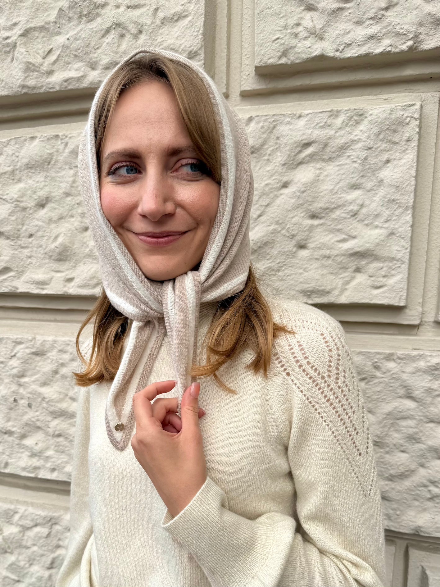 MIRÉ Cashmere Triangle Scarf -Oat