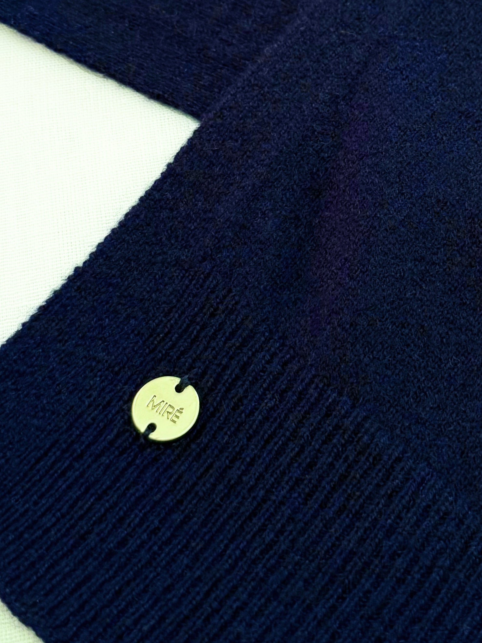 MIRÉ Cashmere Hoodie Scarf - Navy