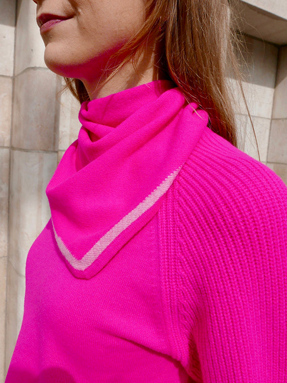 MIRÉ Cashmere Triangle Scarf - Magenta