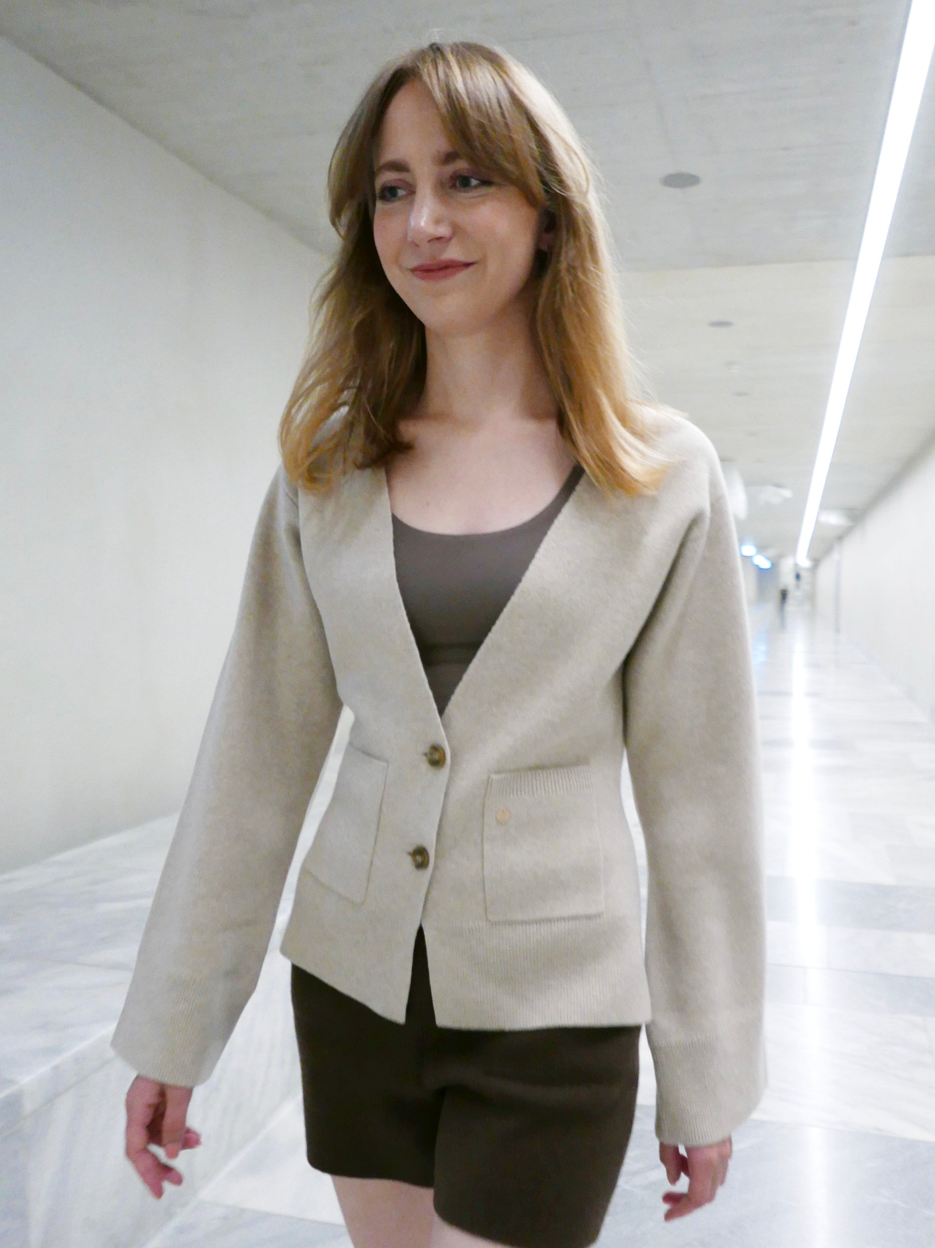MIRÉ Cashmere Waisted Cardigan Jacket - Oat
