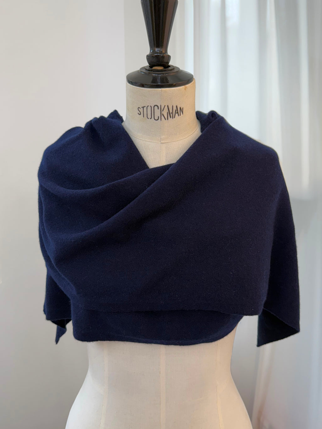 MIRÉ Cashmere Hoodie Scarf - Navy