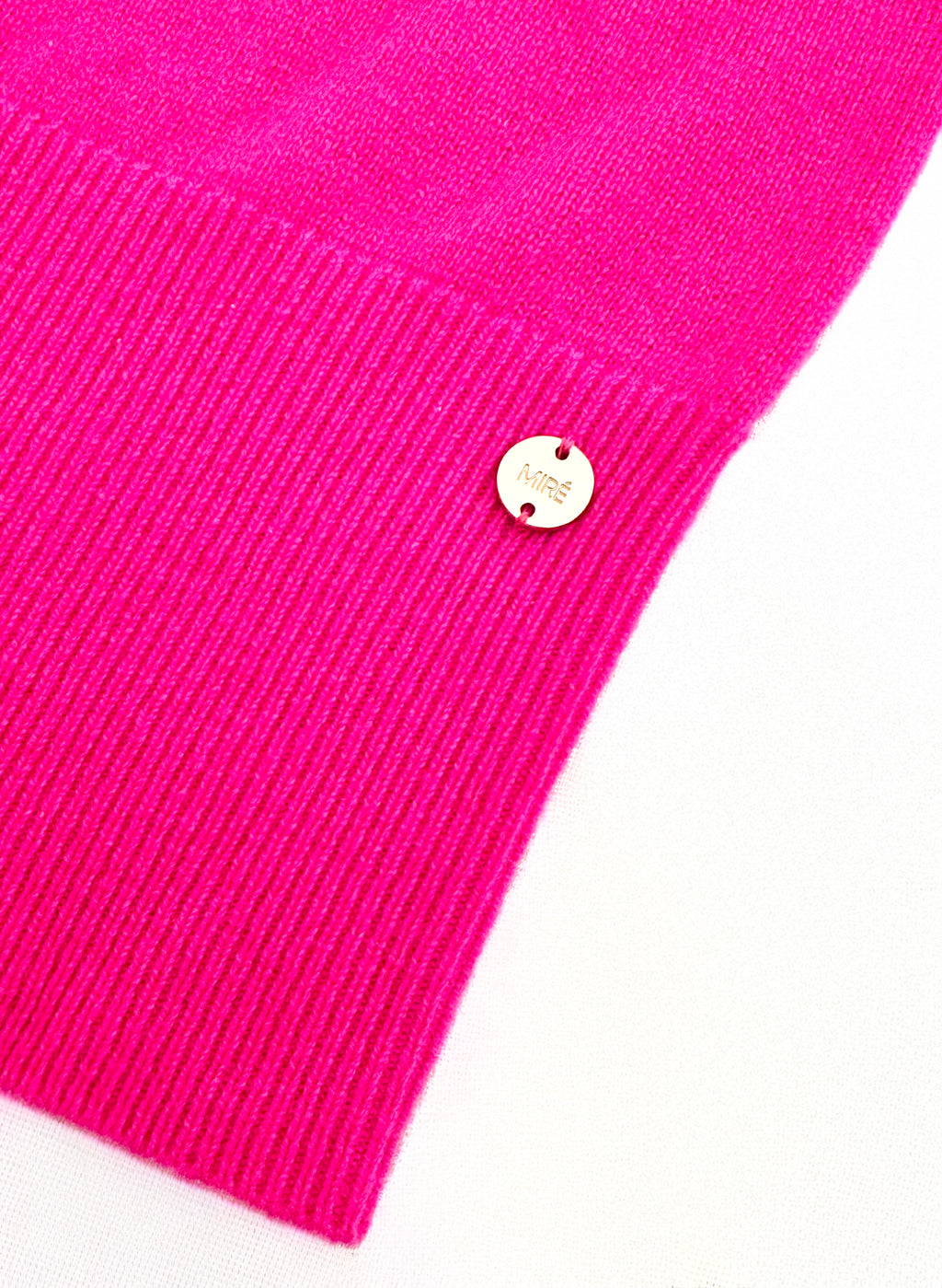 MIRÉ Cashmere Round Neck Sweater - Magenta
