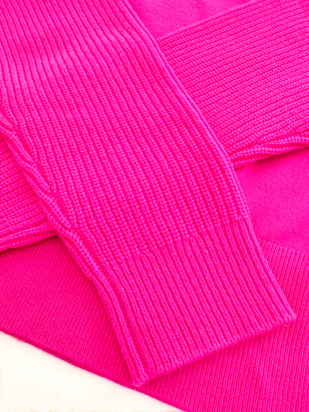 MIRÉ Cashmere Round Neck Sweater - Magenta
