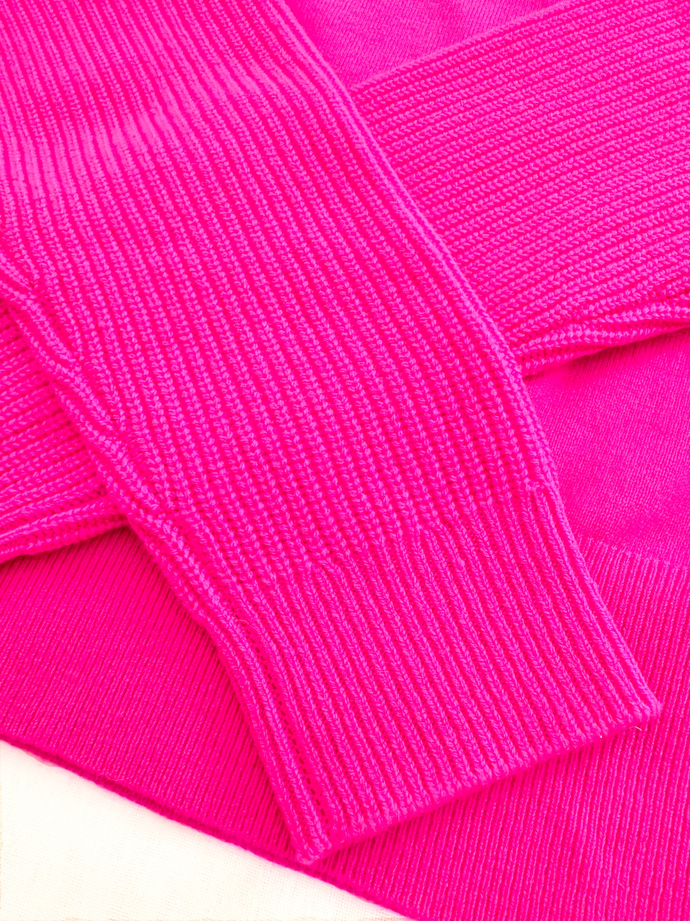 MIRÉ Cashmere Round Neck Sweater - Magenta