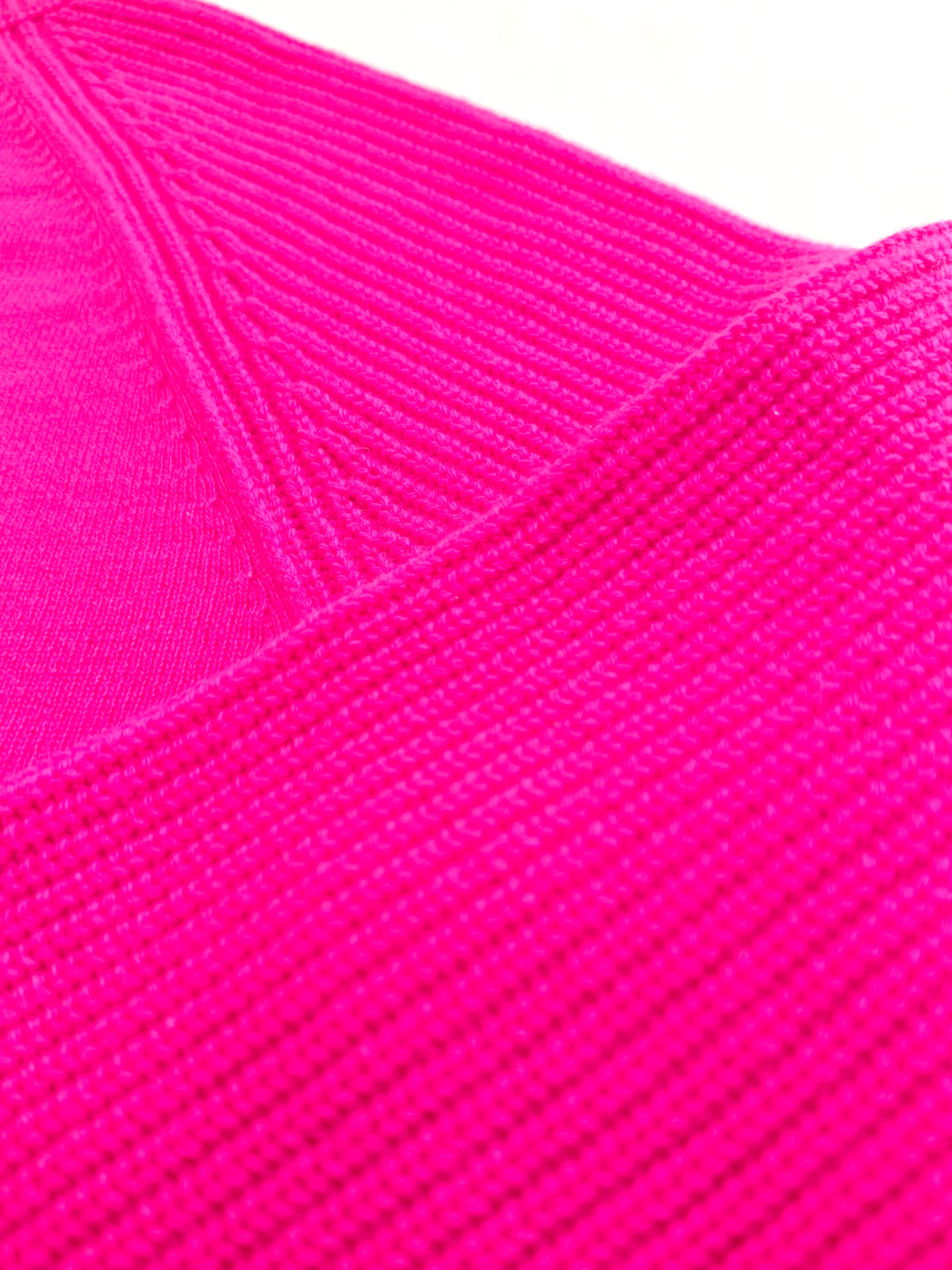 MIRÉ Cashmere Round Neck Sweater - Magenta