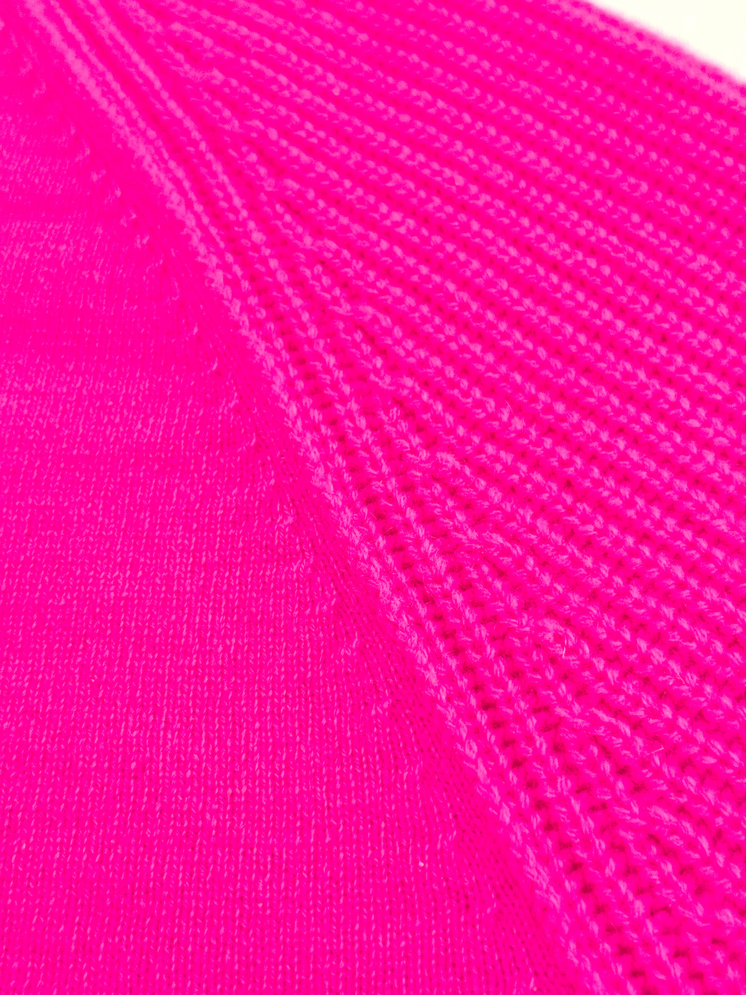 MIRÉ Cashmere Round Neck Sweater - Magenta