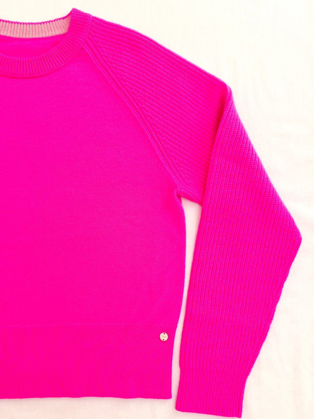 MIRÉ Cashmere Round Neck Sweater - Magenta