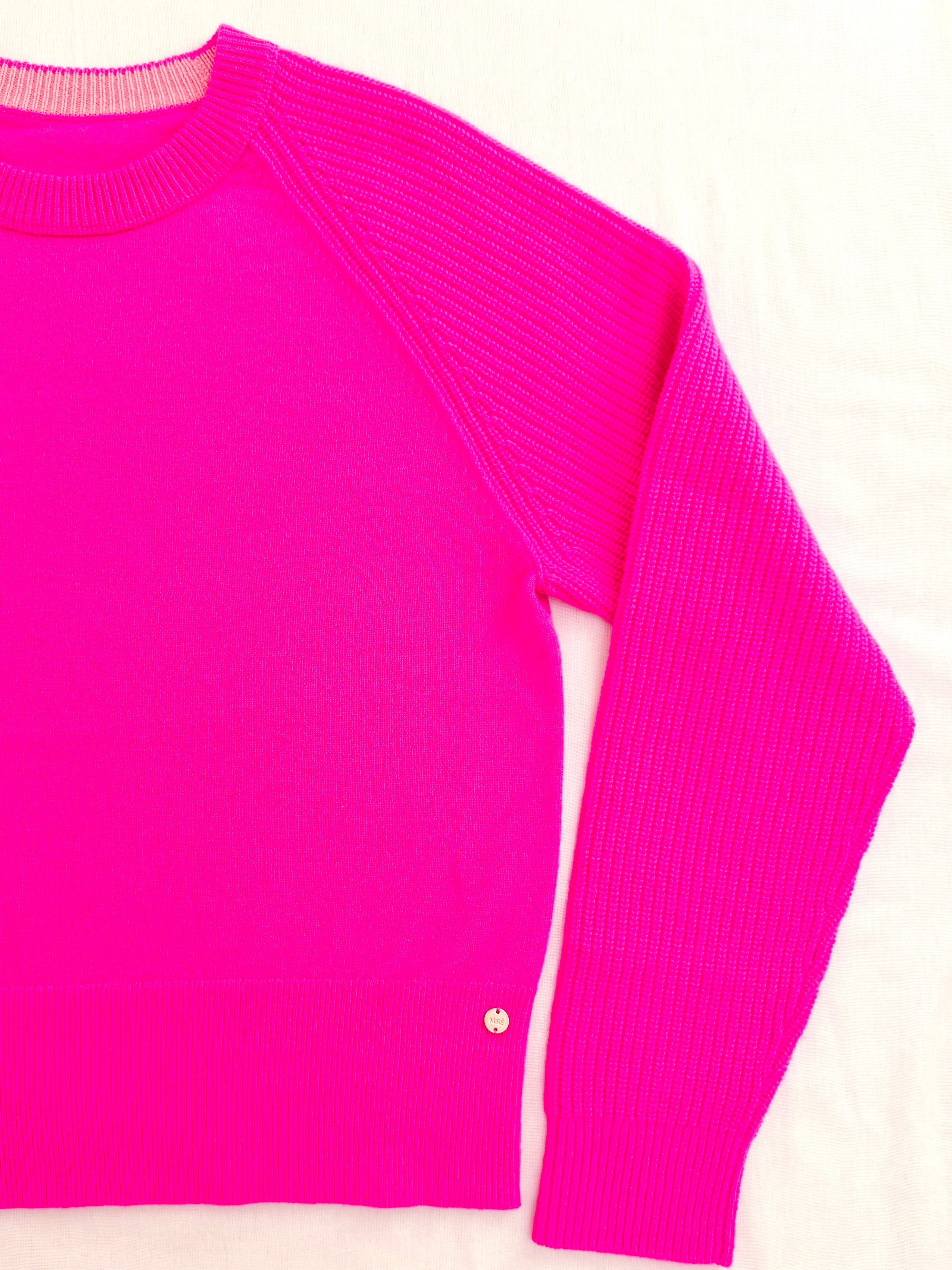 MIRÉ Cashmere Round Neck Sweater - Magenta