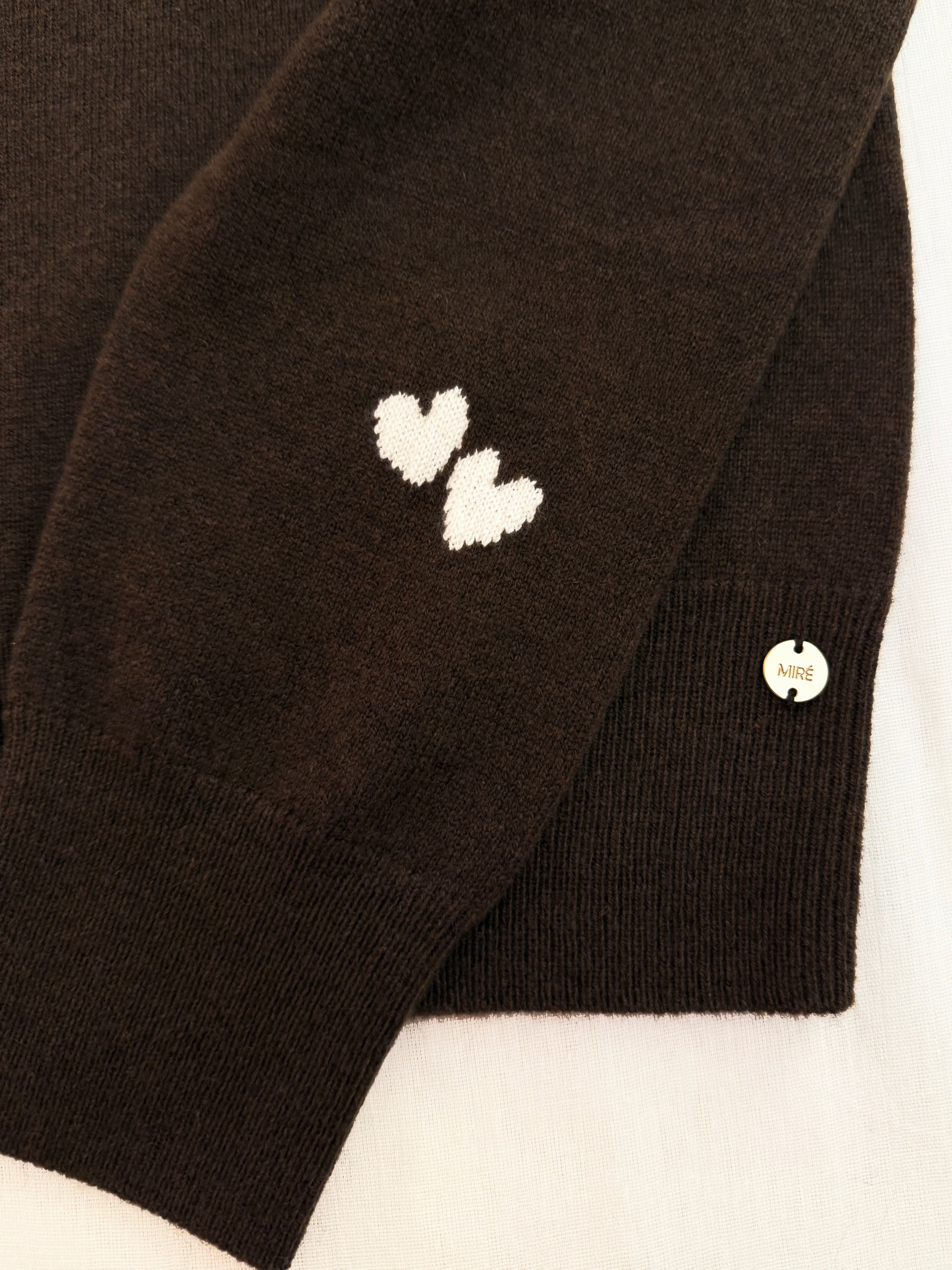 MIRÉ Cashmere Heart Intarsia Sweater - Brown with ecru hearts