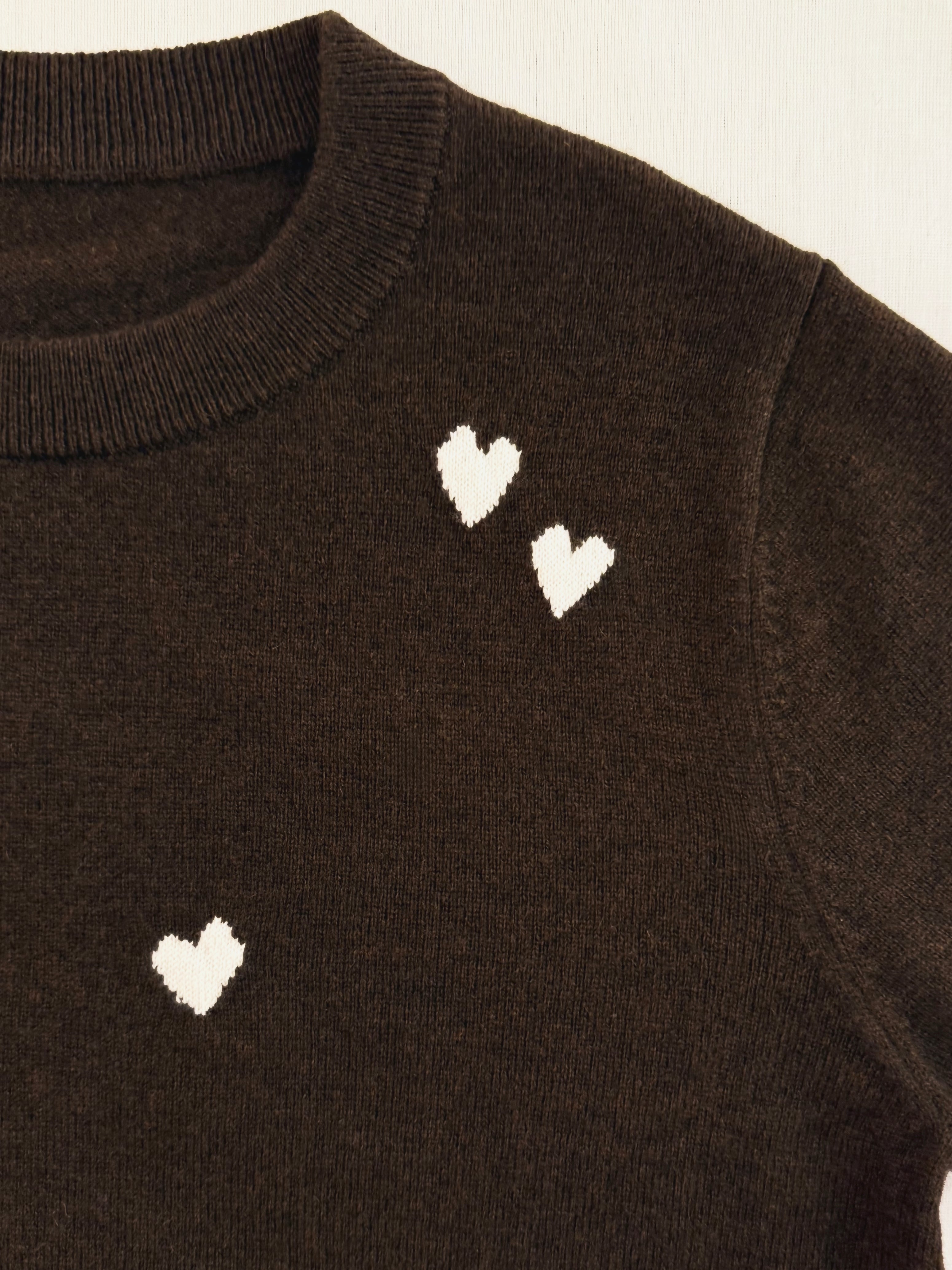 MIRÉ Cashmere Heart Intarsia Sweater - Brown with ecru hearts