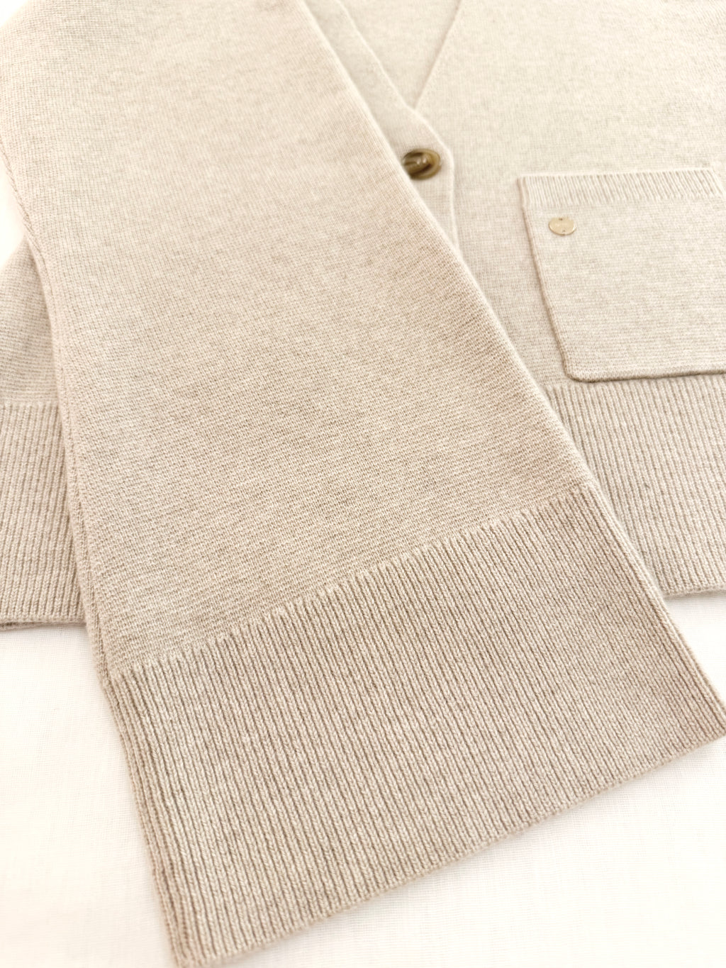 MIRÉ Cashmere Waisted Cardigan Jacket - Oat