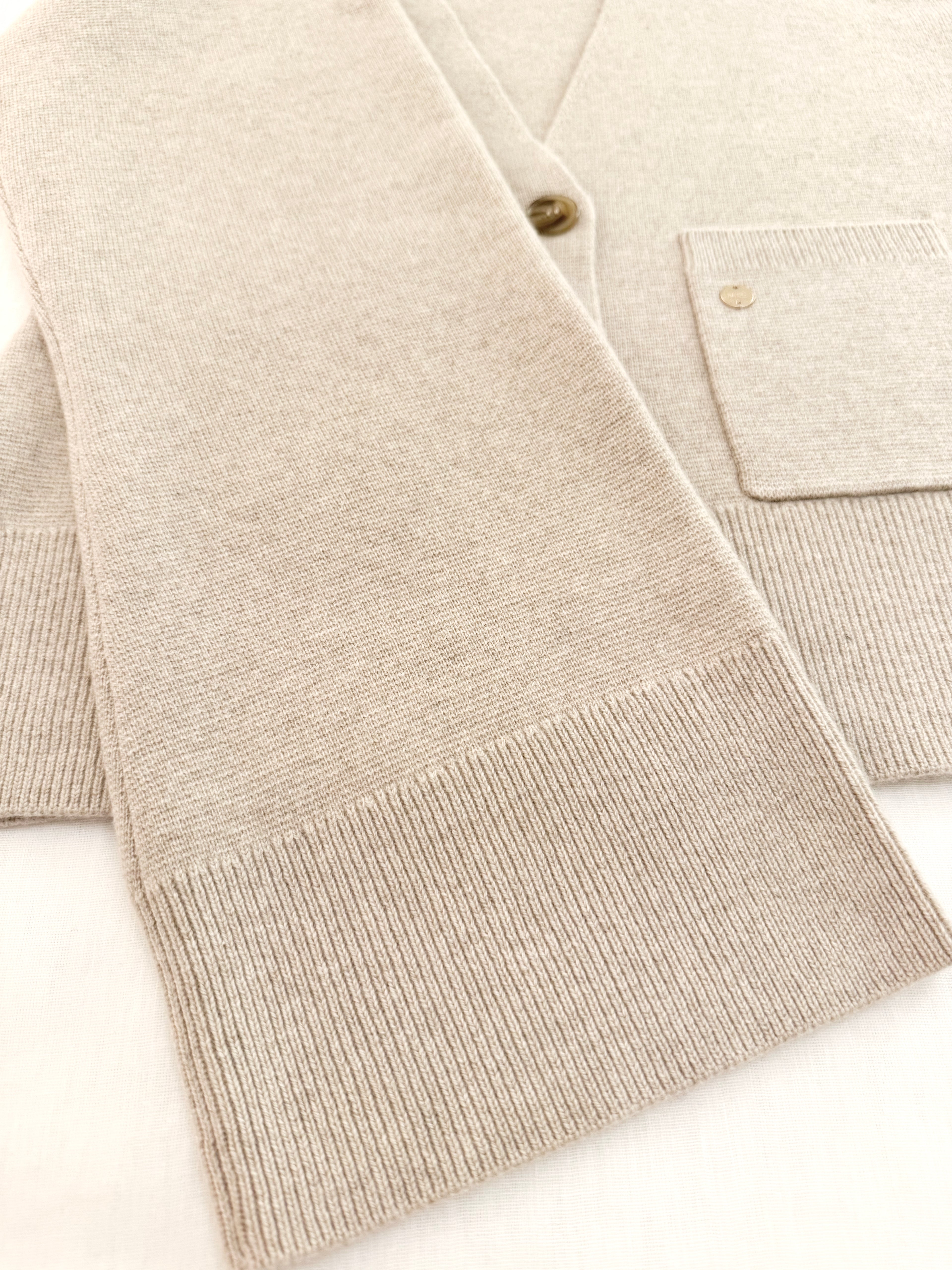 MIRÉ Cashmere Waisted Cardigan Jacket - Oat