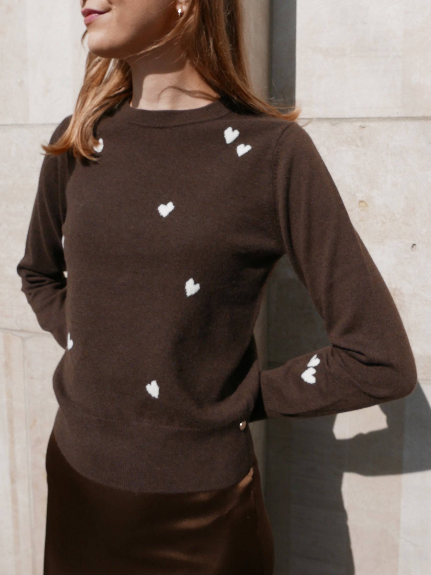 MIRÉ Cashmere Heart Intarsia Sweater - Brown with ecru hearts