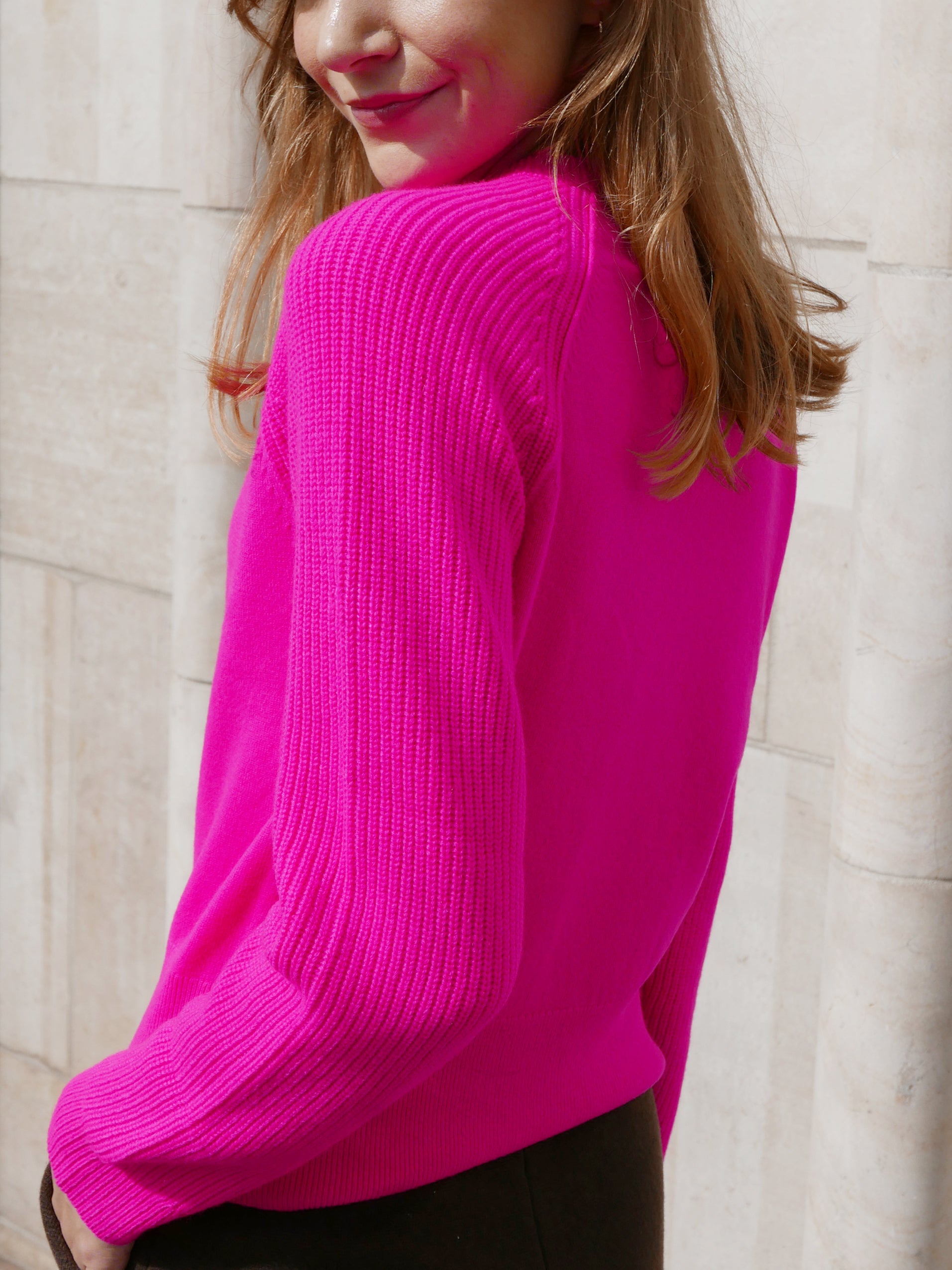 MIRÉ Cashmere Round Neck Sweater - Magenta