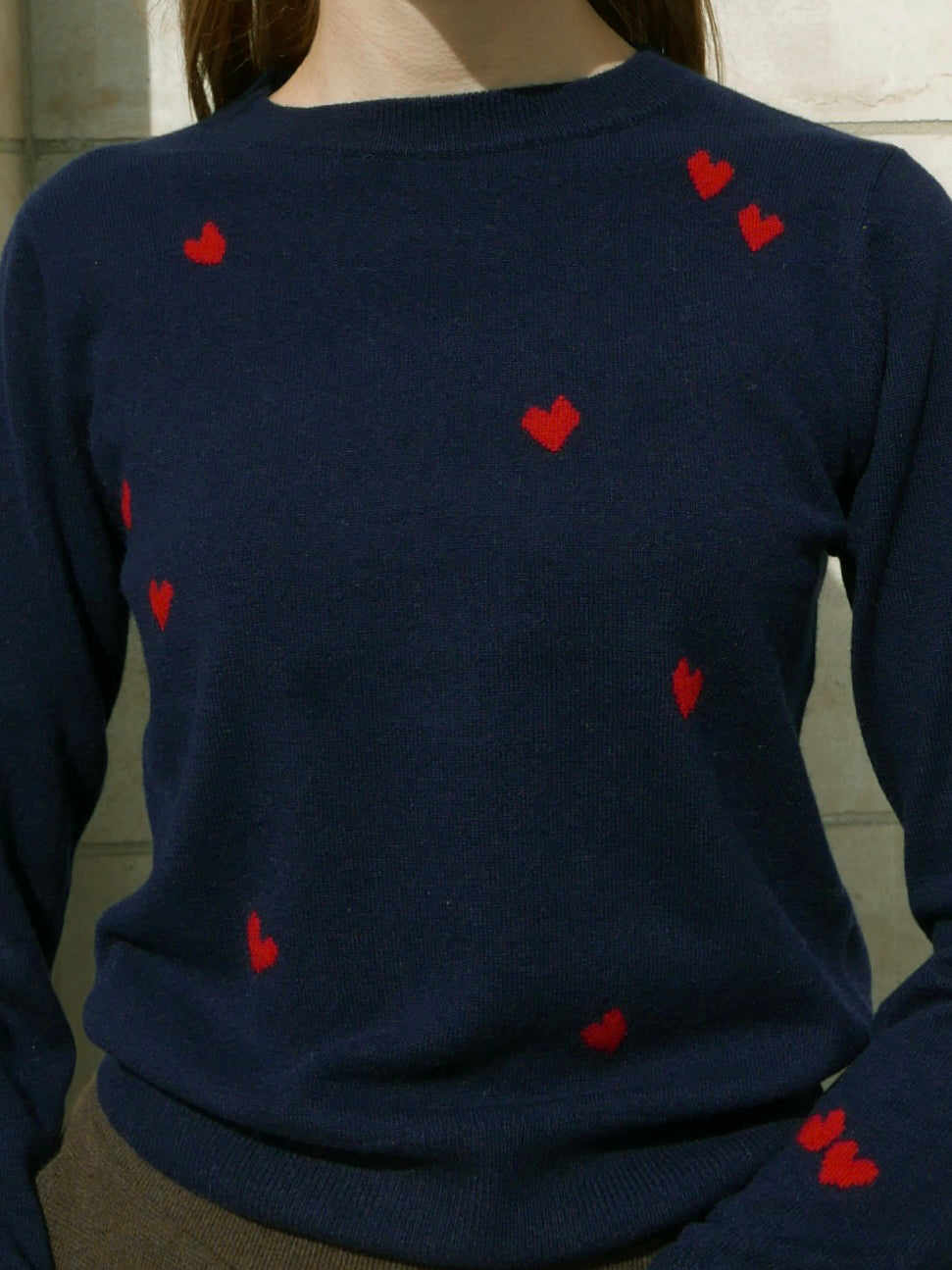 MIRÉ Cashmere Heart Intarsia Sweater - Navy with red hearts