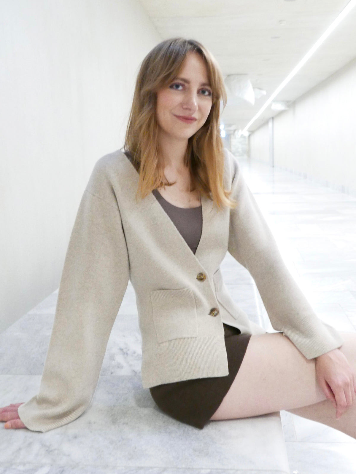 MIRÉ Cashmere Waisted Cardigan Jacket - Oat