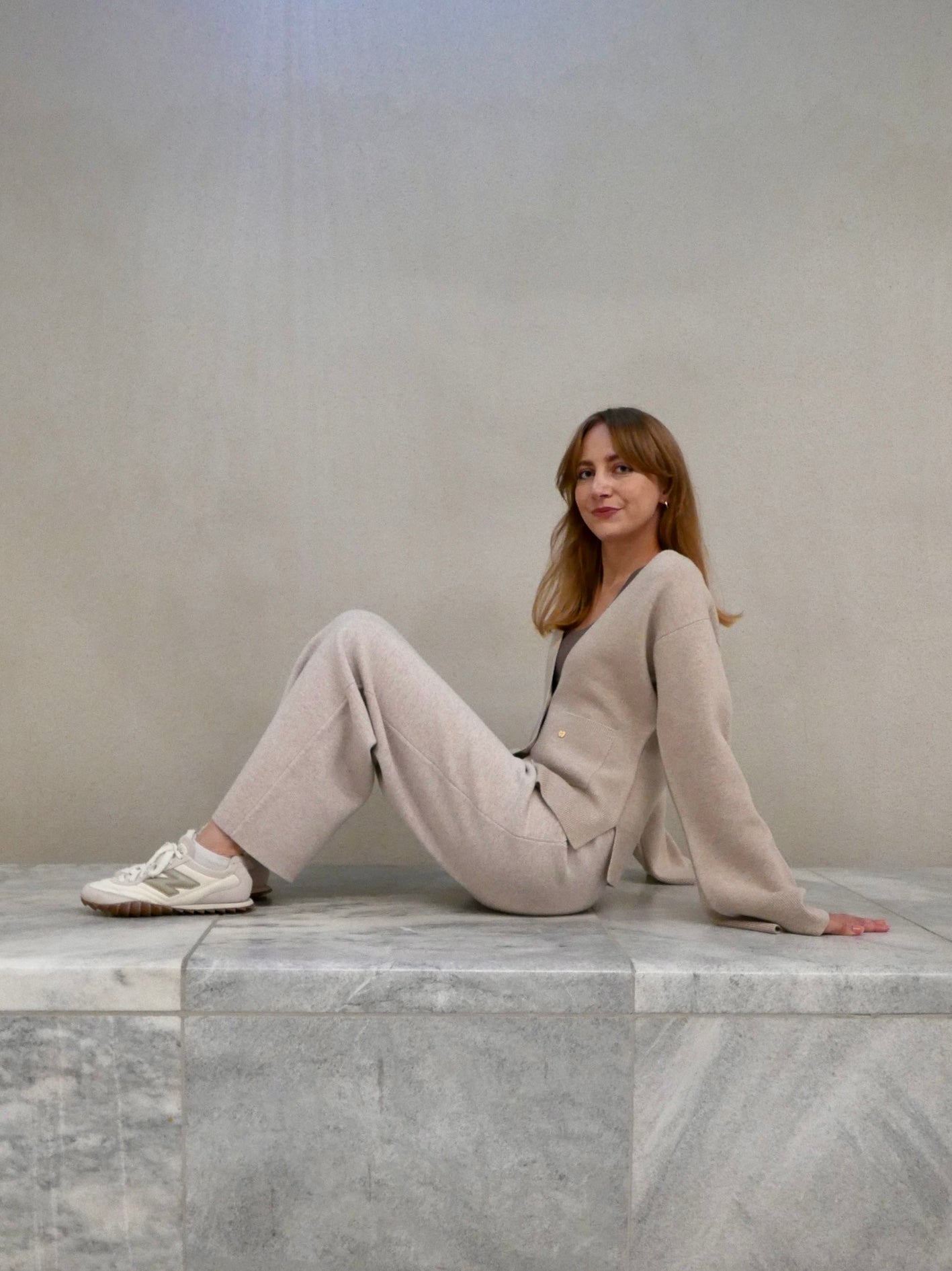 MIRÉ Cashmere Waisted Cardigan Jacket - Oat