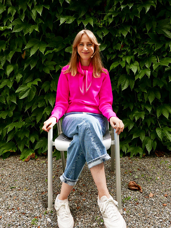 MIRÉ Cashmere Round Neck Sweater - Magenta