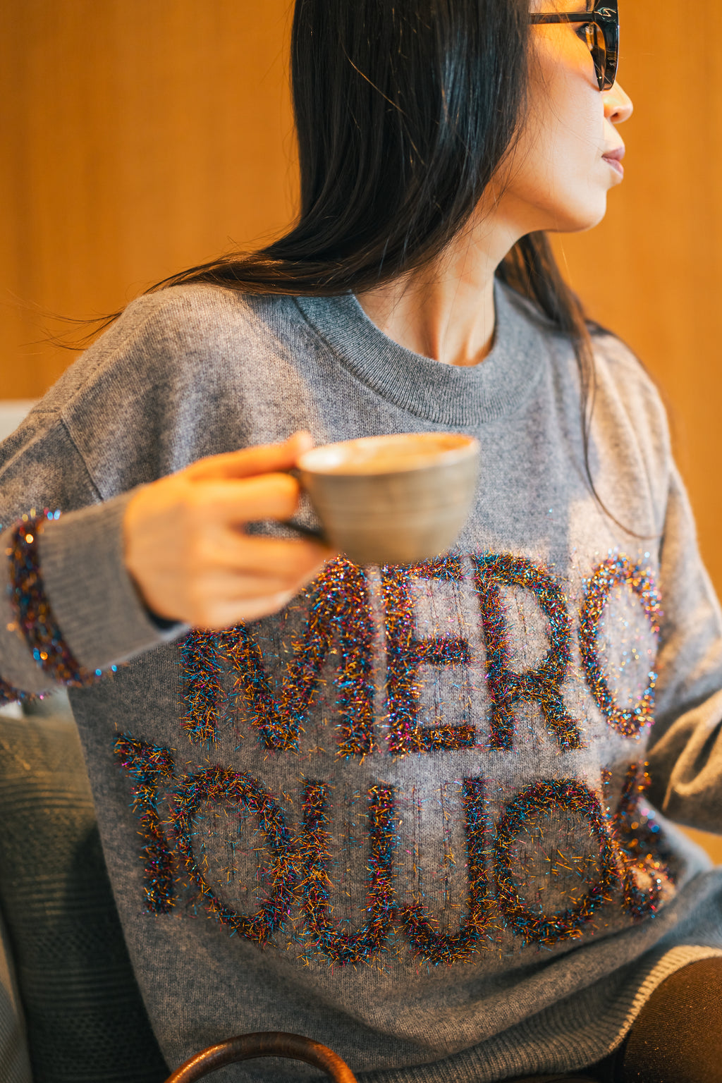 MIRÉ Cashmere Heart Intarsia Pullover - Ecru mit roten Herzen