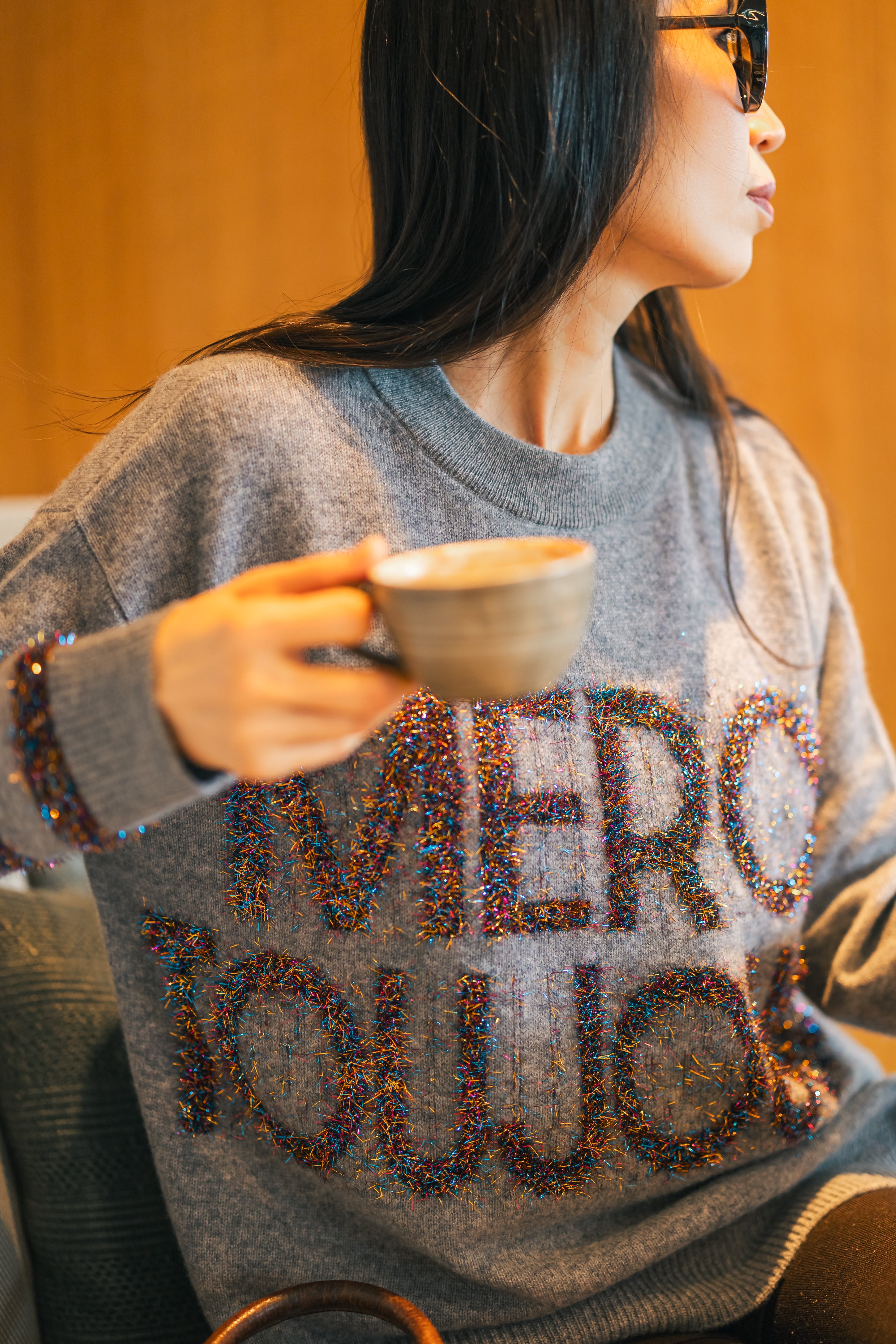 MIRÉ Cashmere Heart Intarsia Pullover - Ecru mit roten Herzen