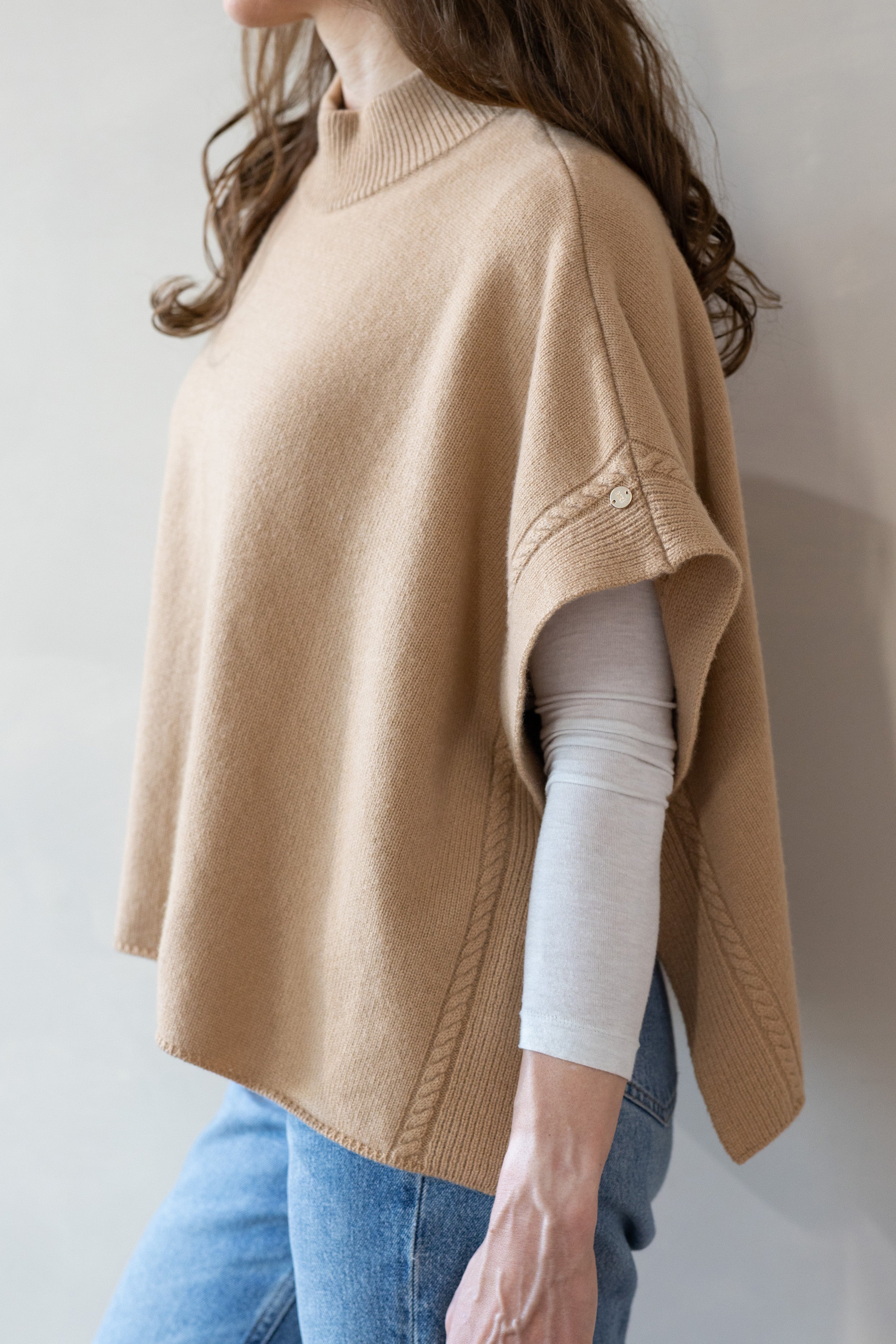 MIRÉ Cashmere Poncho - Camel