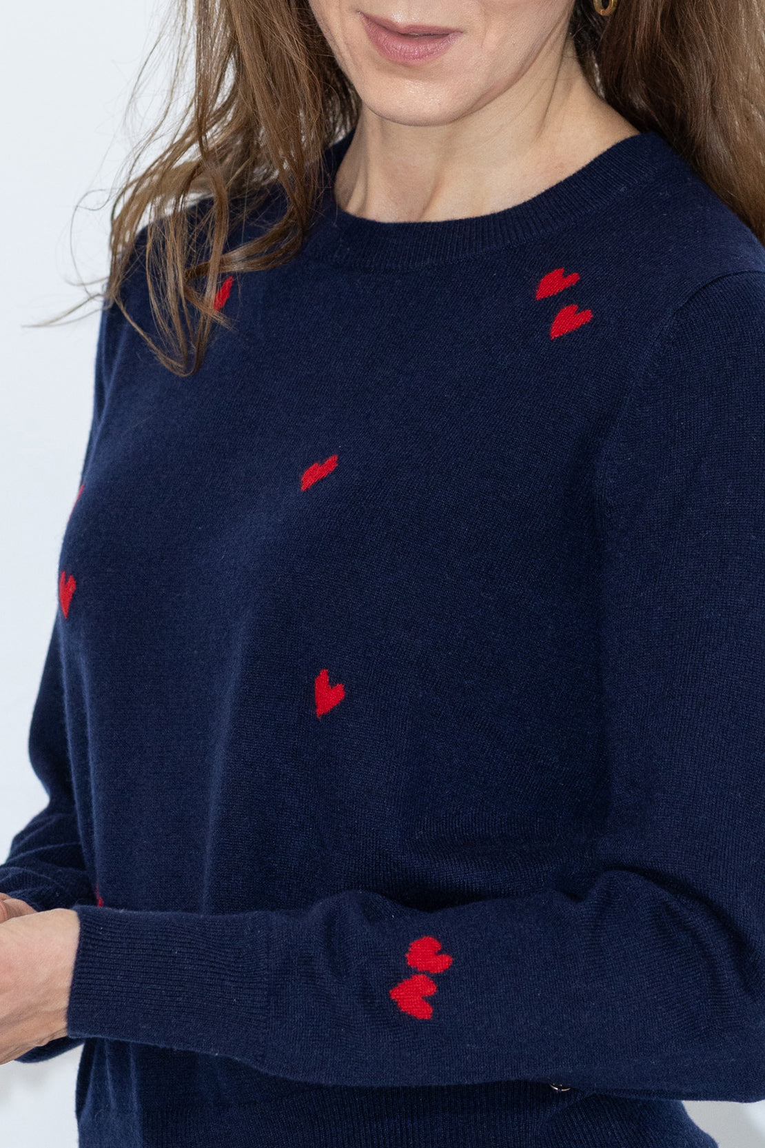 MIRÉ Cashmere Heart Intarsia Sweater - Navy with red hearts