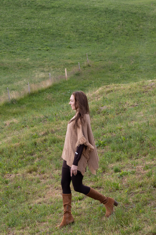 MIRÉ Cashmere Cable Cape - Camel