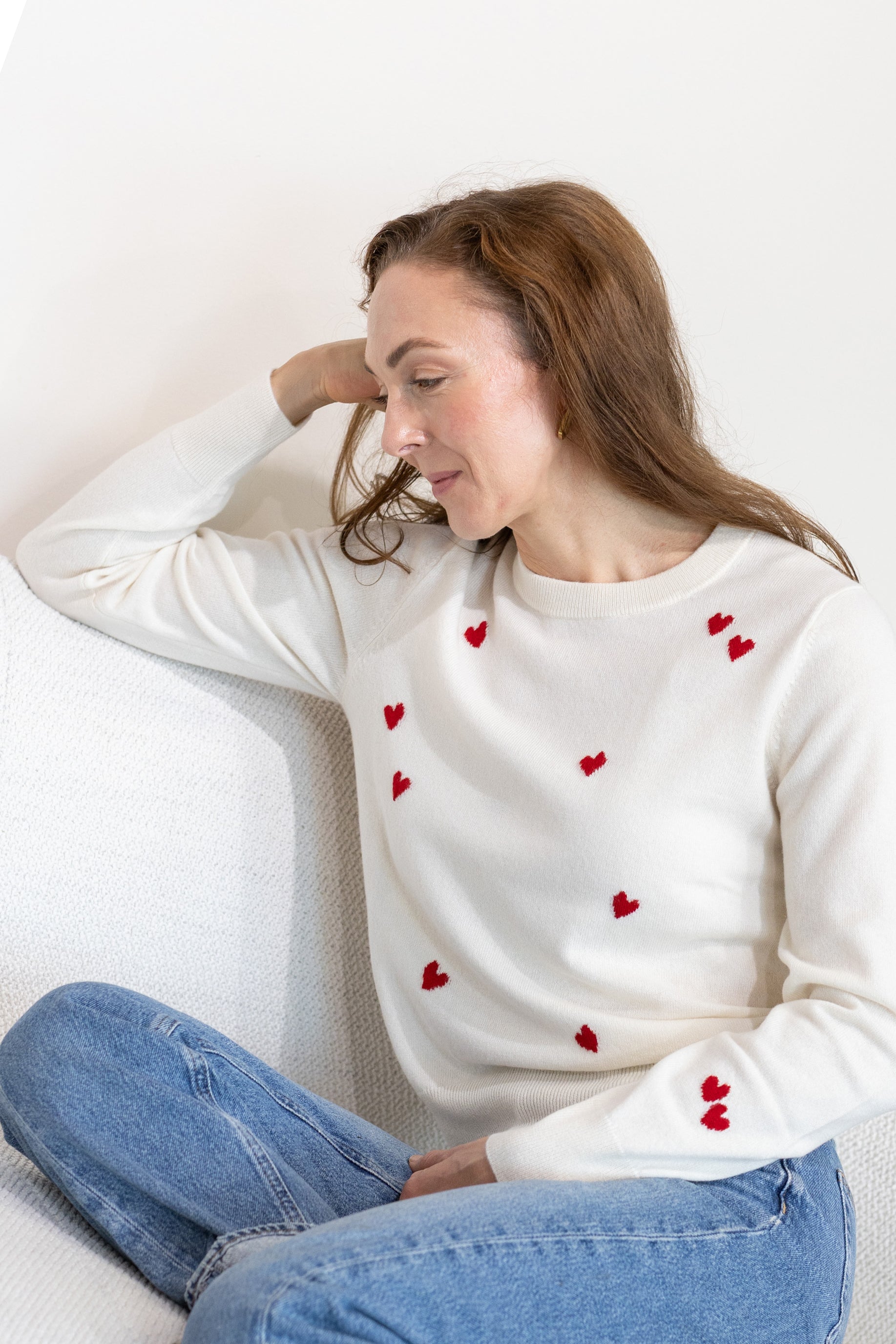 MIRÉ Cashmere Heart Intarsia Sweater - Ecru with red hearts
