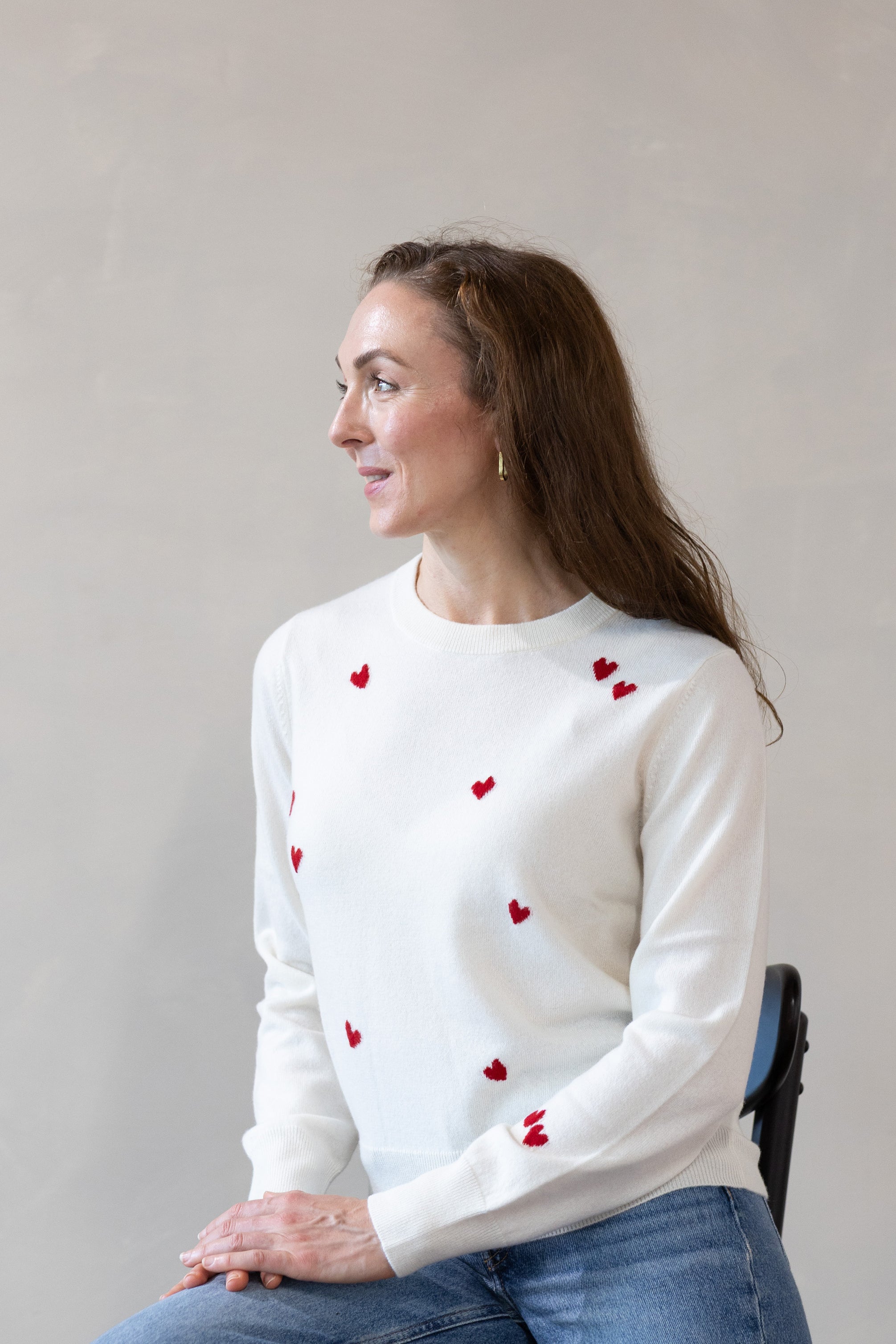 MIRÉ Cashmere Heart Intarsia Sweater - Ecru with red hearts