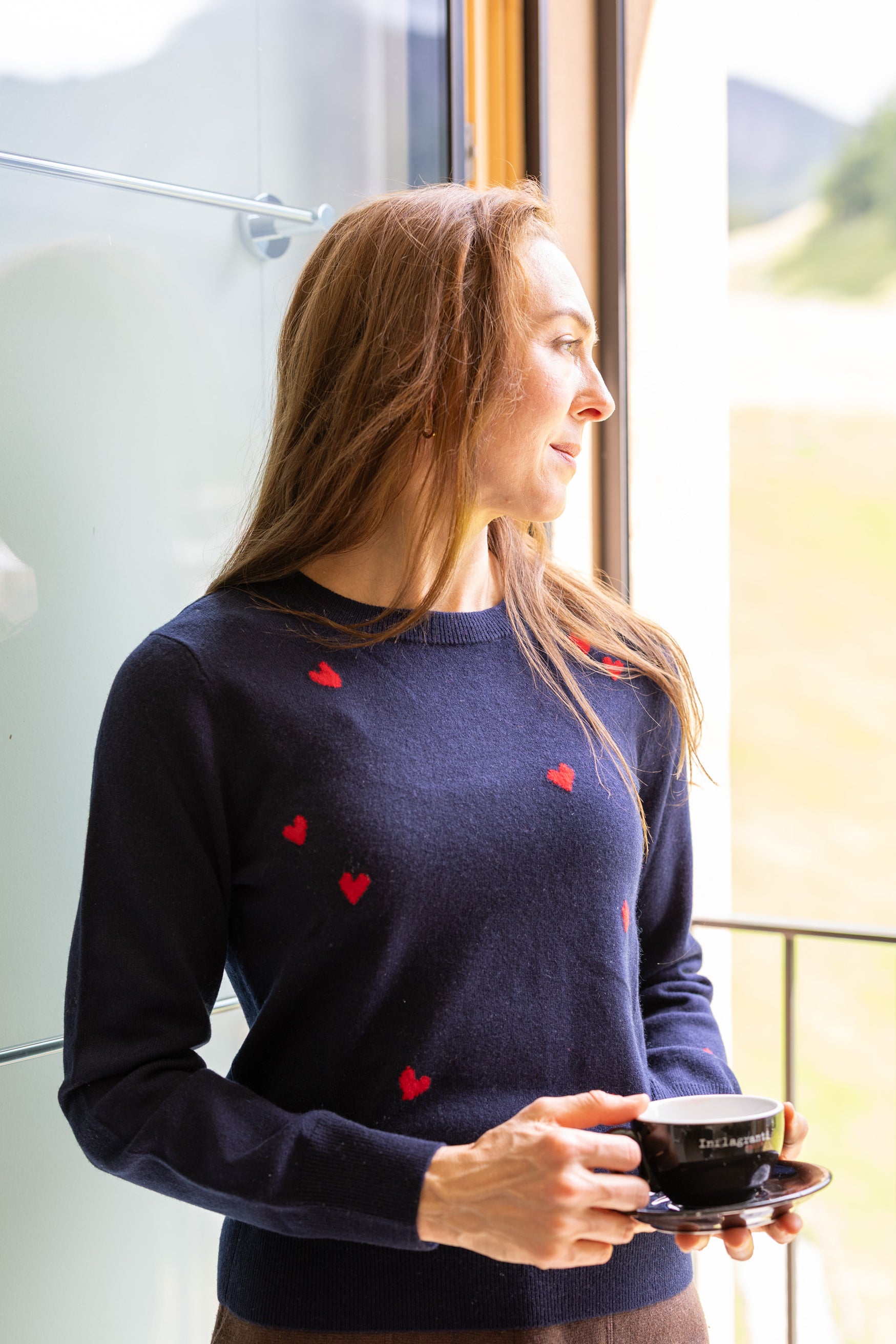 MIRÉ Cashmere Heart Intarsia Sweater - Navy with red hearts