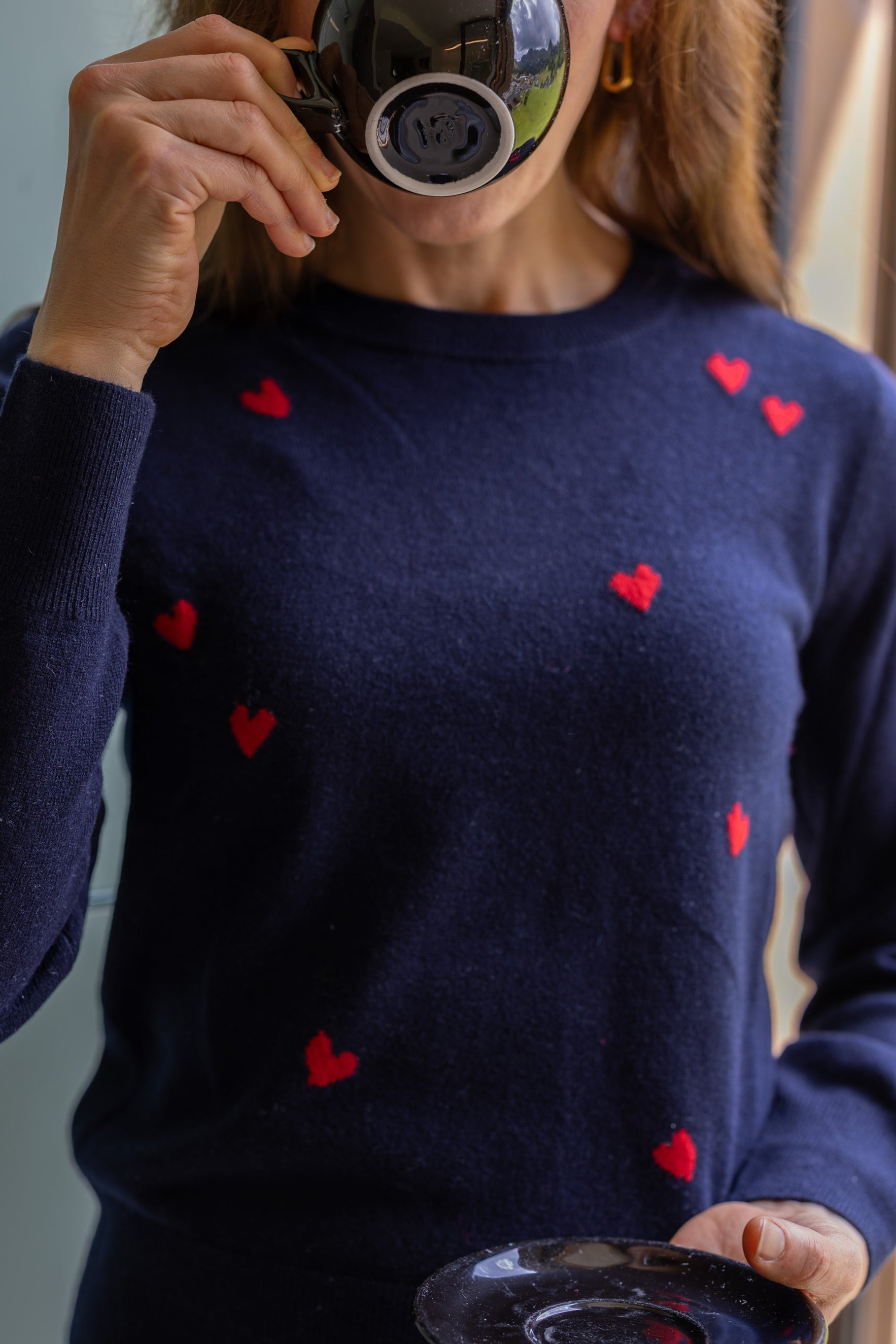 MIRÉ Cashmere Heart Intarsia Sweater - Navy with red hearts
