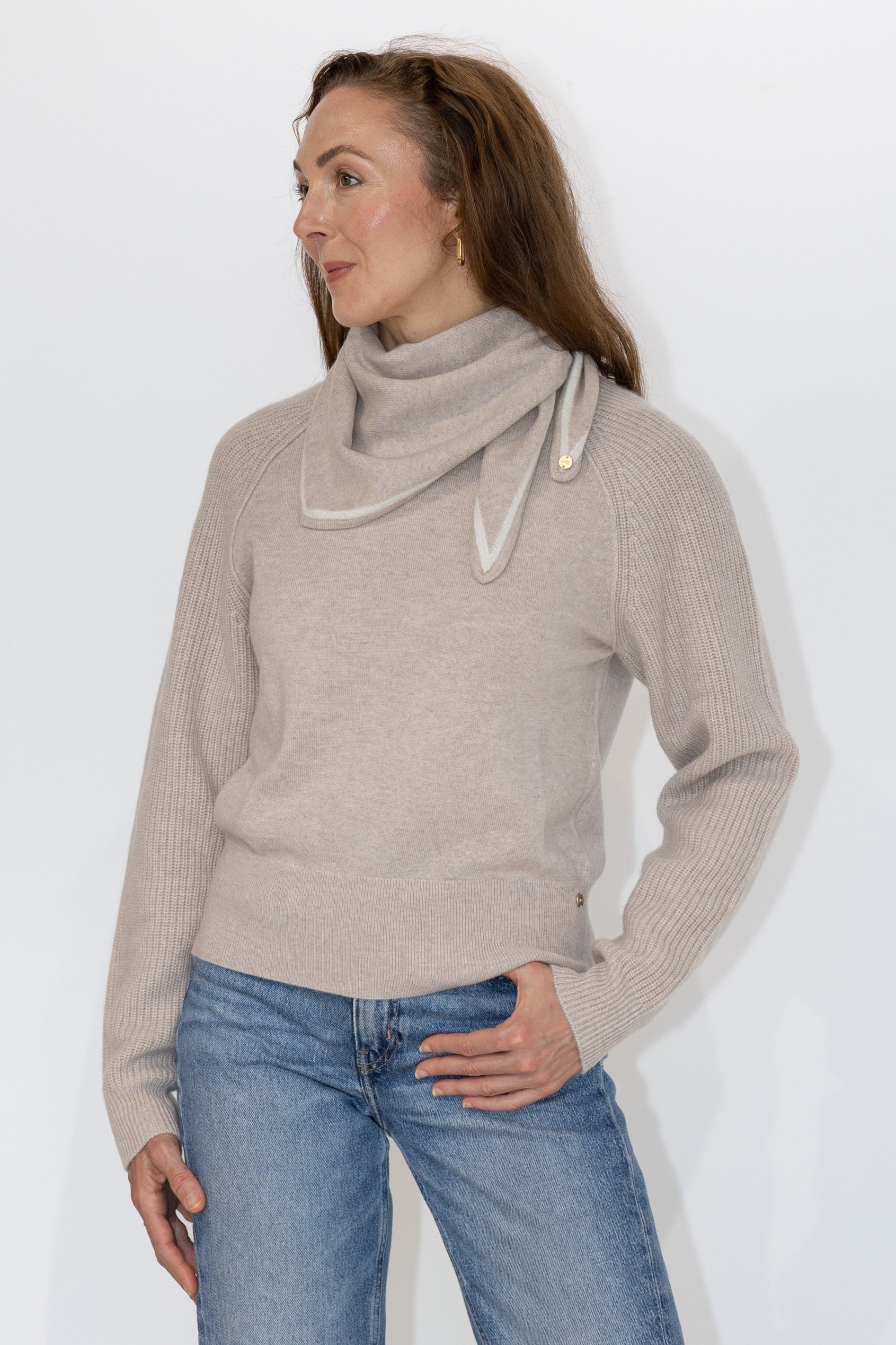 MIRÉ Cashmere Round Neck Sweater - Oat