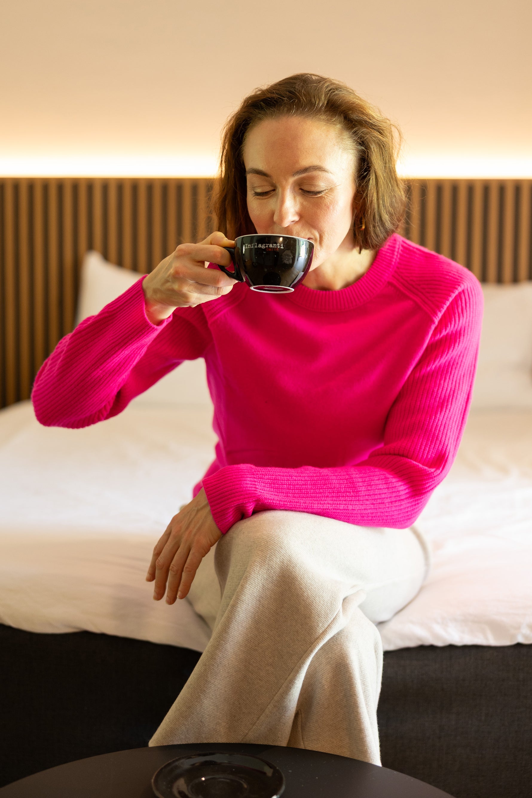 MIRÉ Cashmere Round Neck Sweater - Magenta