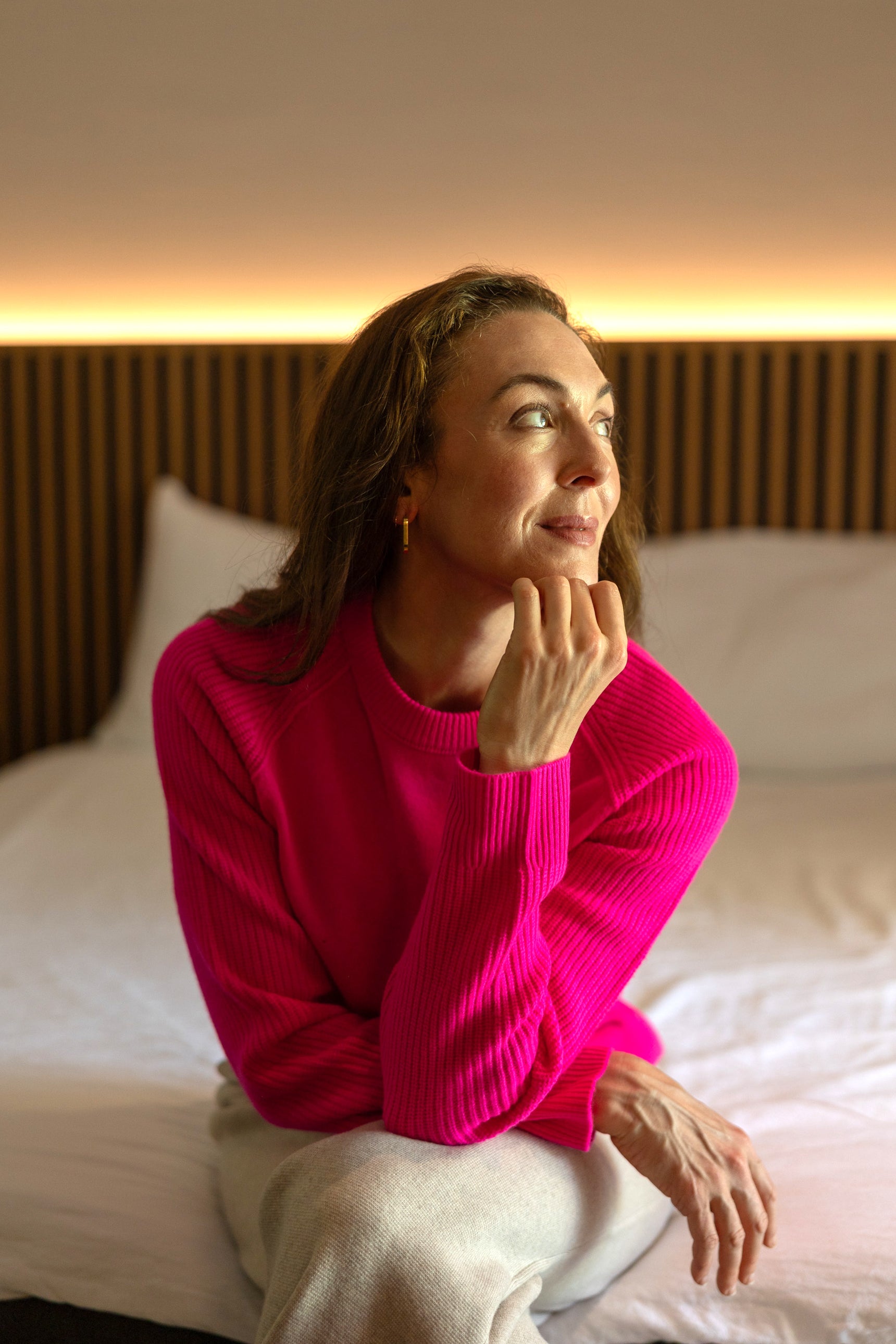 MIRÉ Cashmere Round Neck Sweater - Magenta