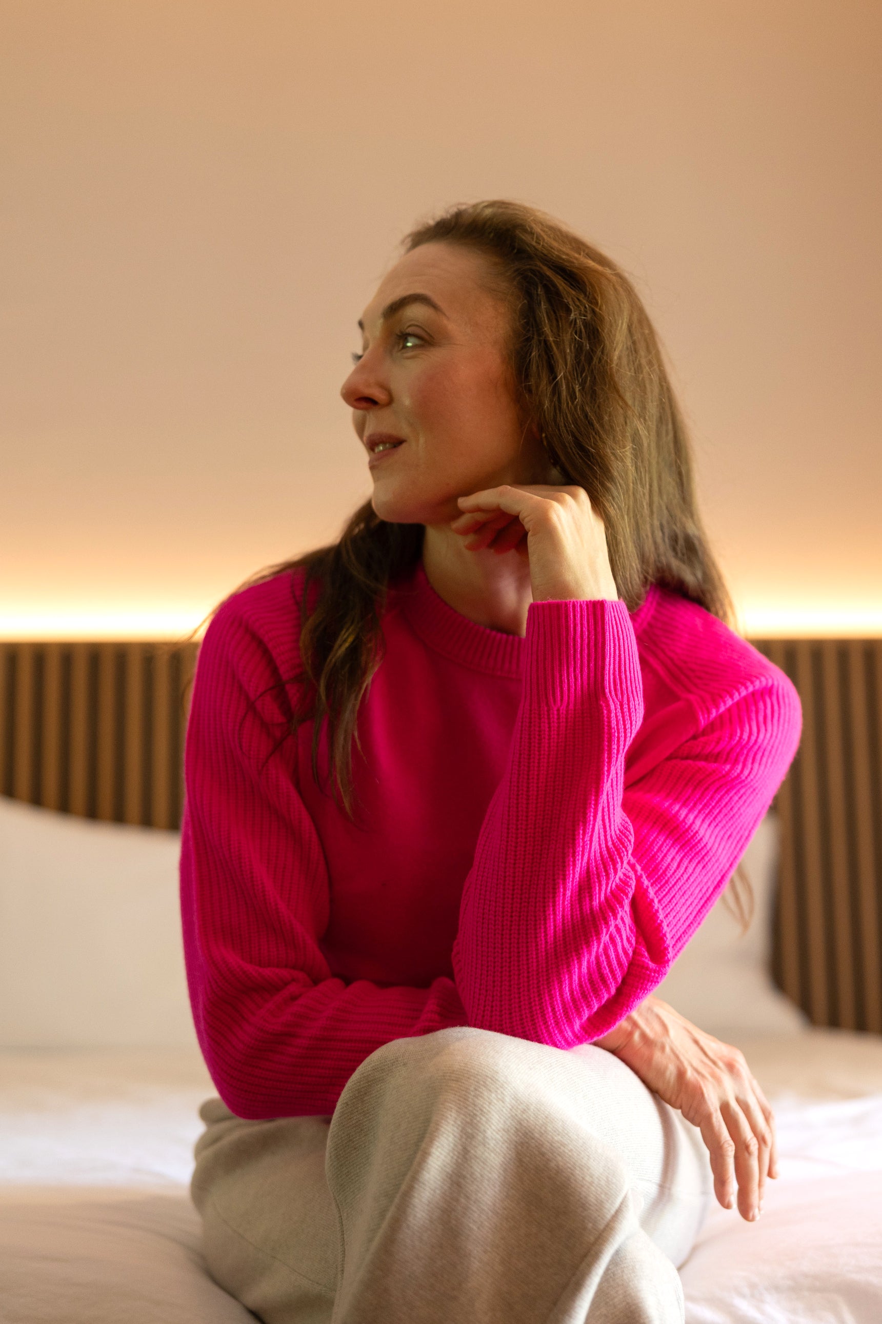 MIRÉ Cashmere Round Neck Sweater - Magenta