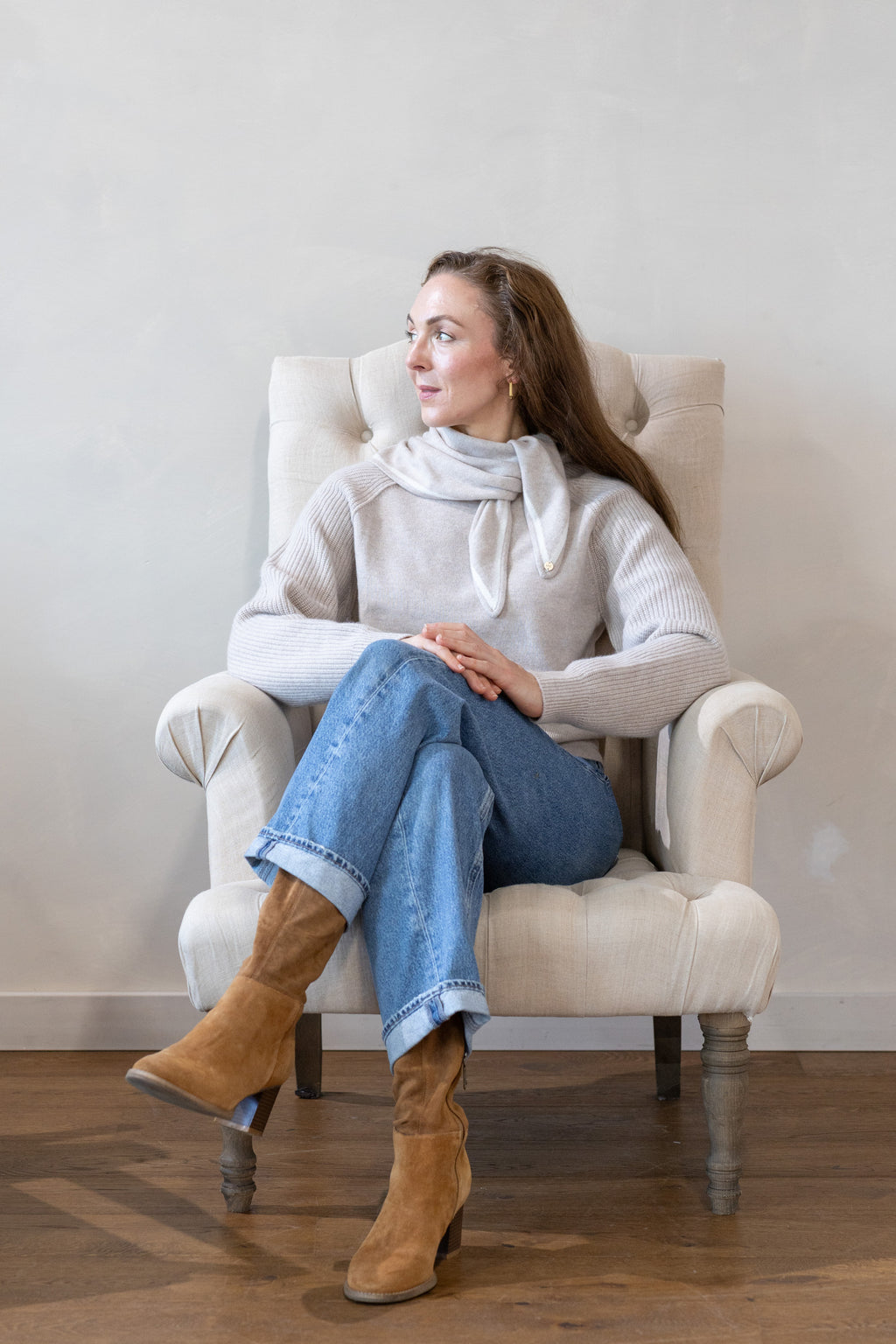MIRÉ Cashmere Triangle Scarf -Oat