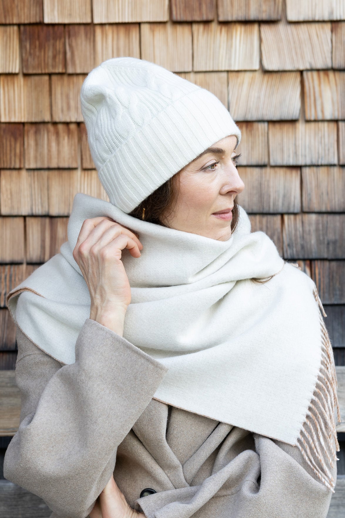 Pull en cachemire intarsia cœur MIRÉ - Écru avec cœurs rouges