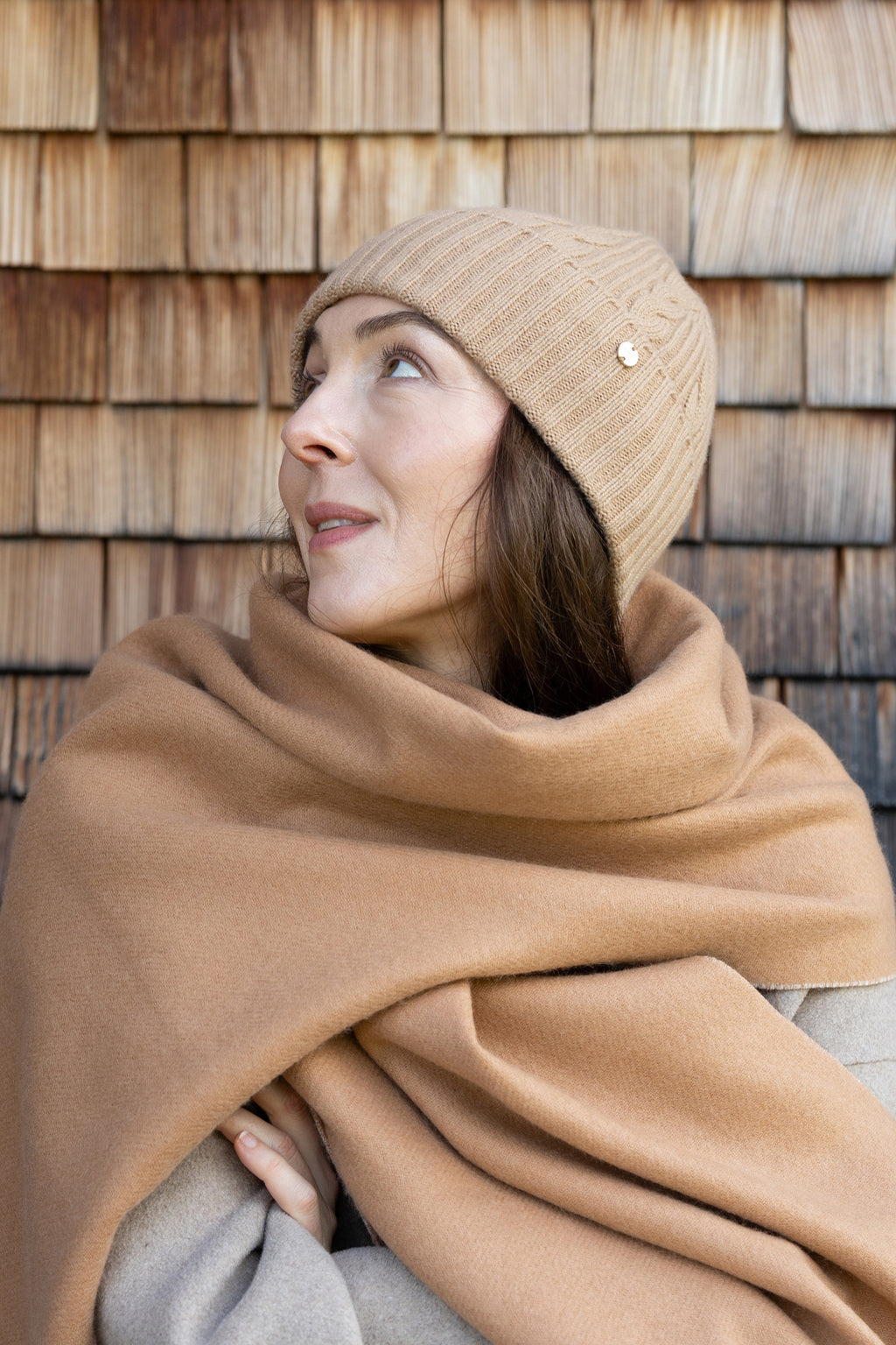 MIRÉ Cashmere Heart Intarsia Pullover - Ecru mit roten Herzen