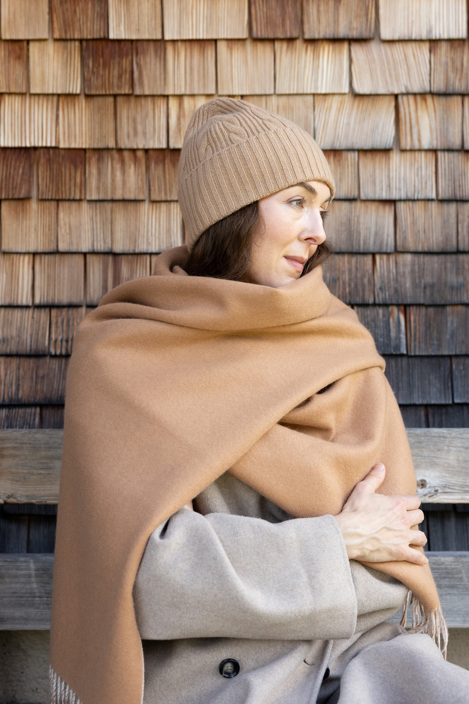 MIRÉ Cashmere Heart Intarsia Pullover - Ecru mit roten Herzen