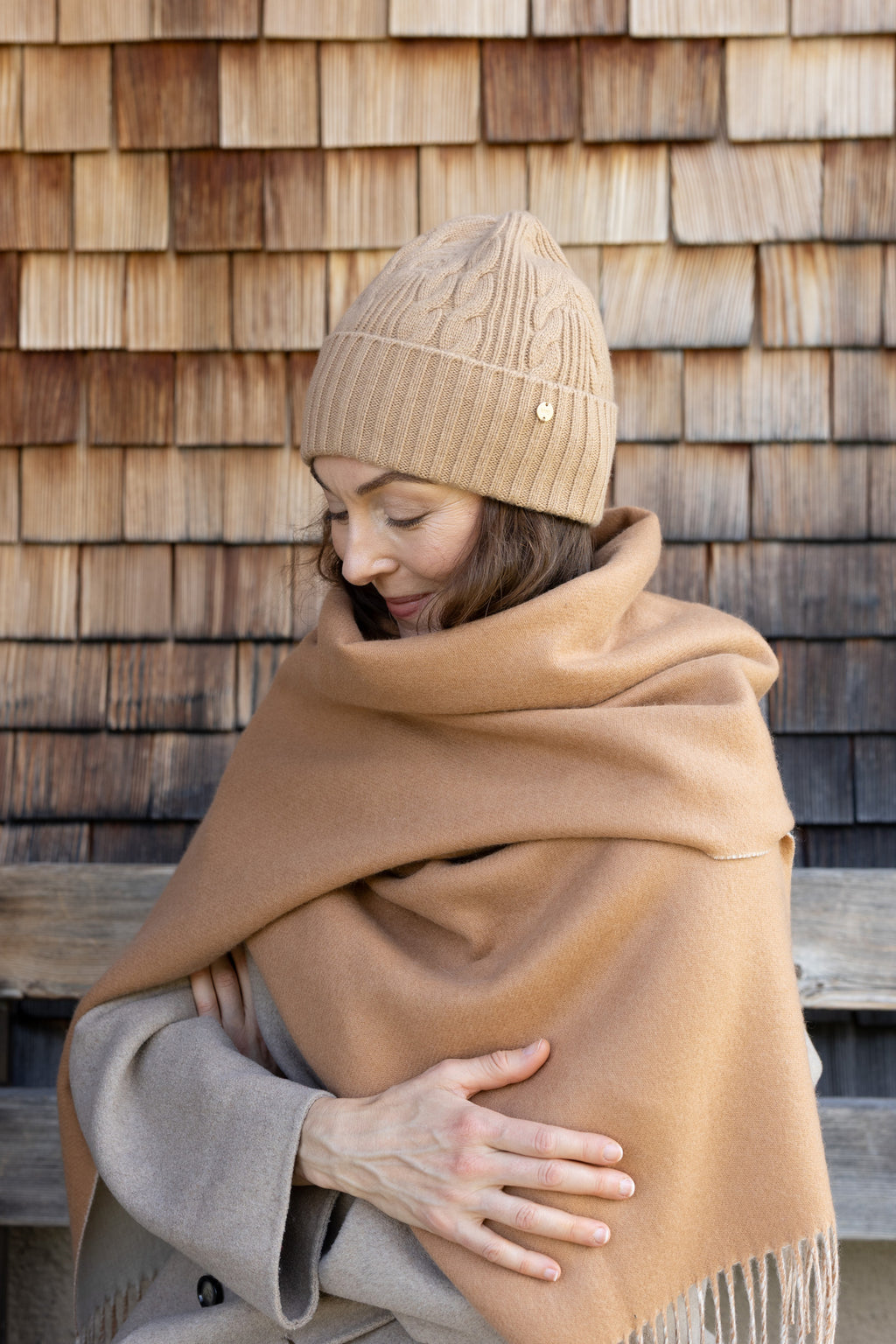 MIRÉ Cashmere Heart Intarsia Pullover - Ecru mit roten Herzen