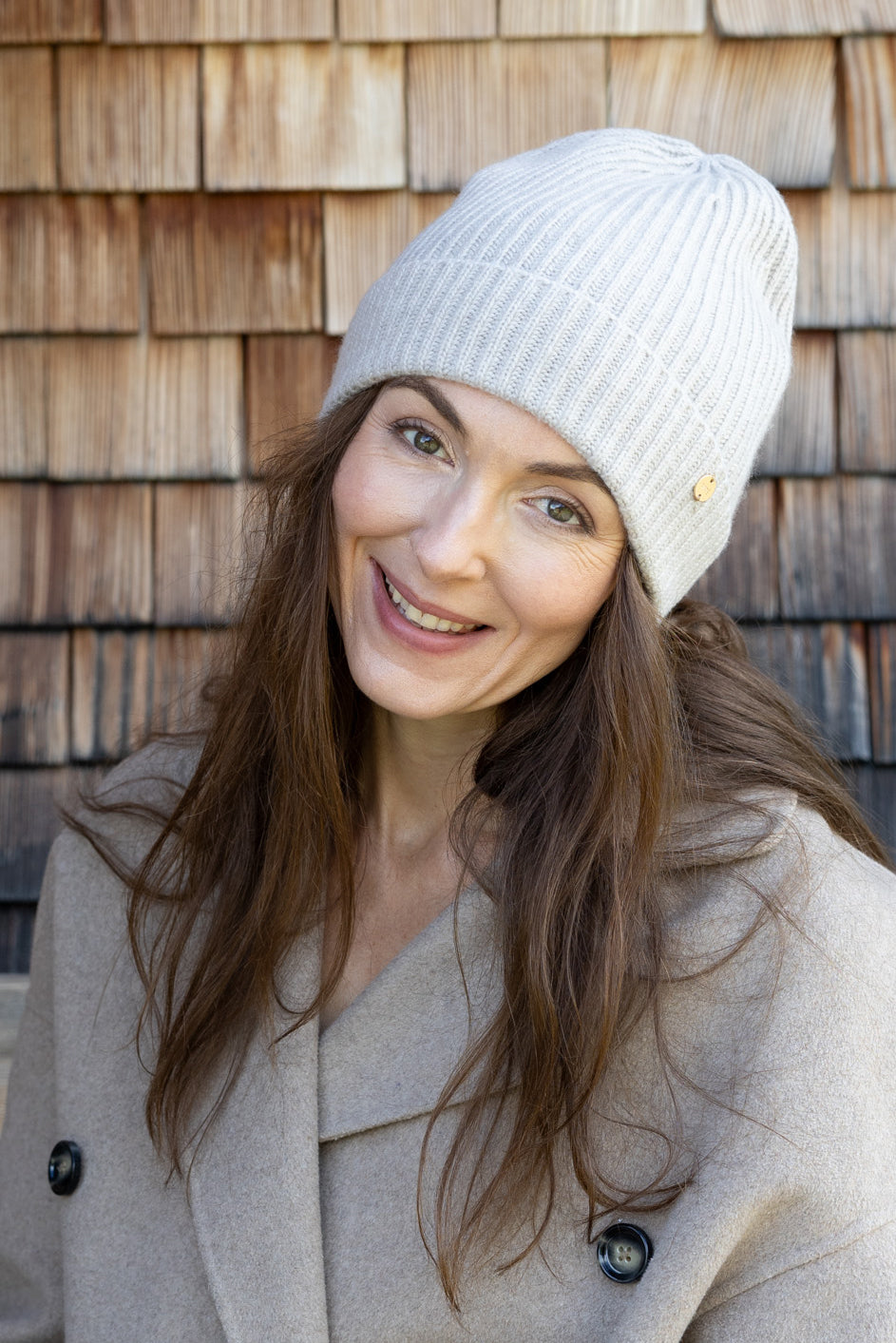 MIRÉ Cashmere Heart Intarsia Pullover - Ecru mit roten Herzen