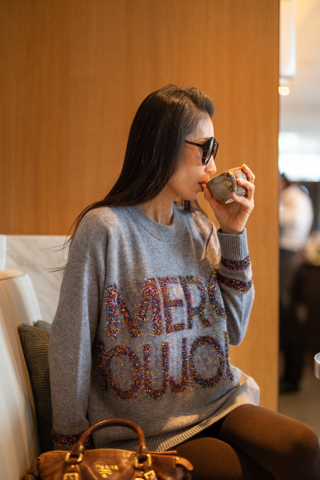 MIRÉ Cashmere Heart Intarsia Pullover - Ecru mit roten Herzen