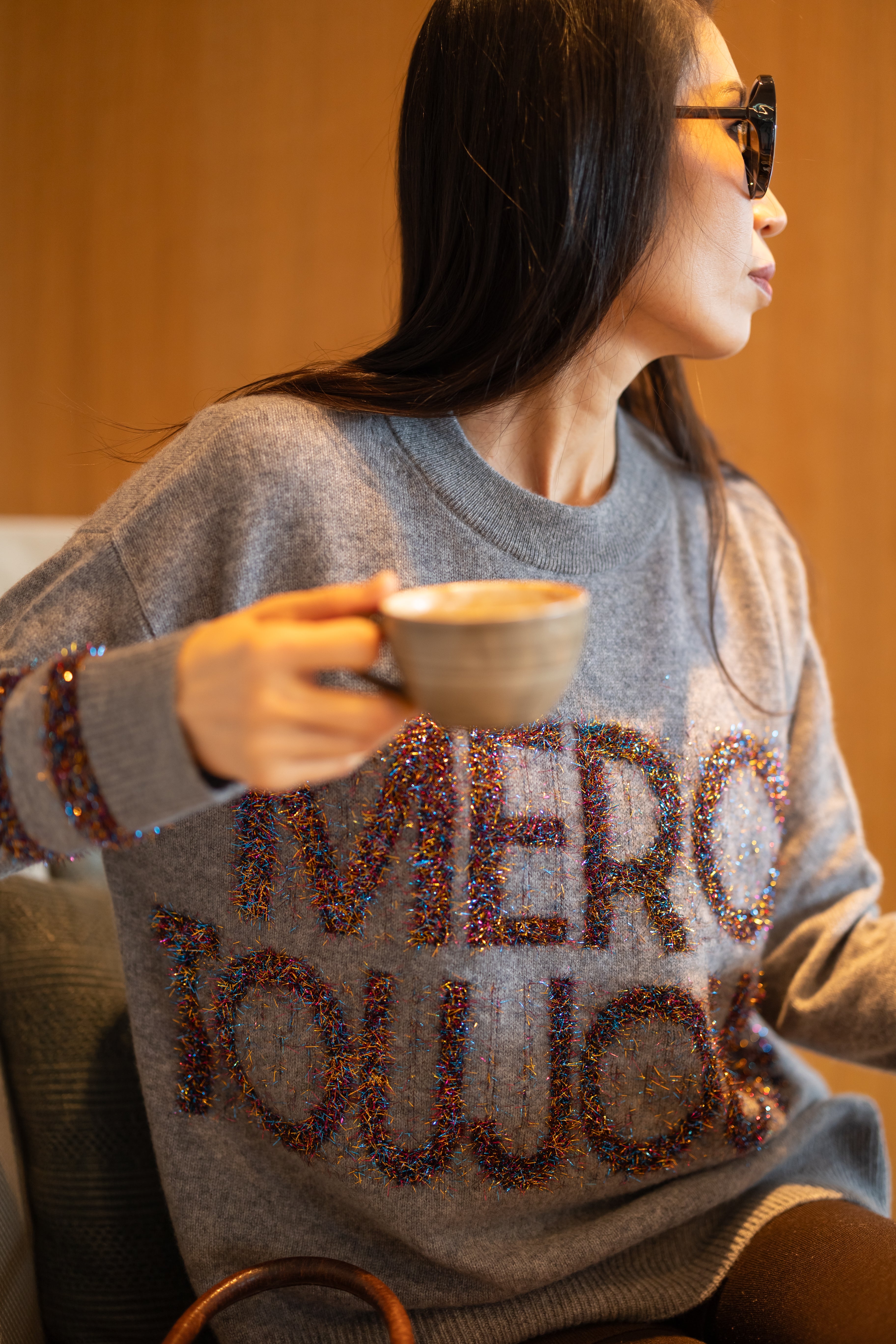 MIRÉ Cashmere Heart Intarsia Pullover - Ecru mit roten Herzen